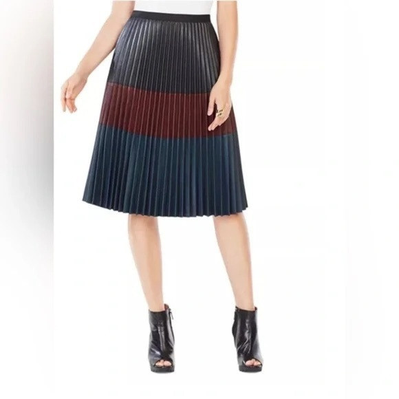 BCBGMaxAzria Elsa Pleated Faux-Leather Skirt Women’s Small‎ Color-block Flowy | Poshmark