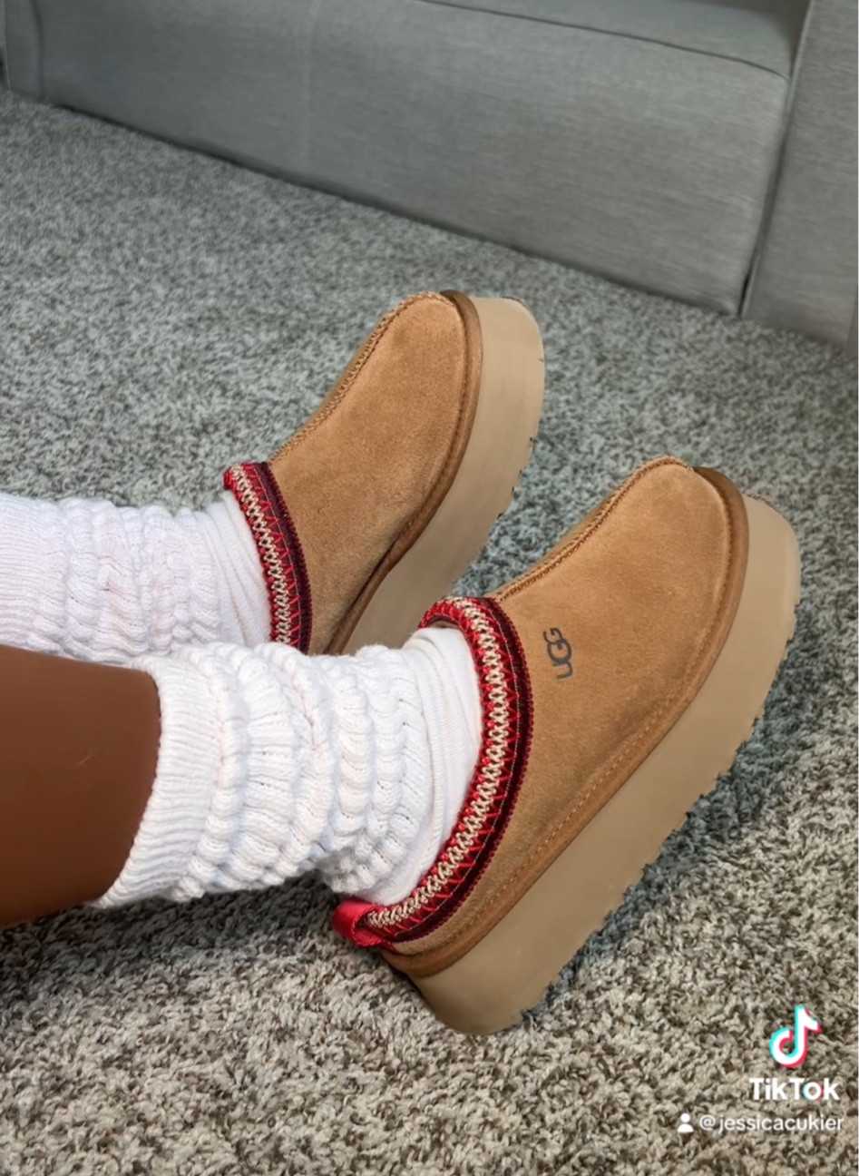 My favorite slouch socks 🤎