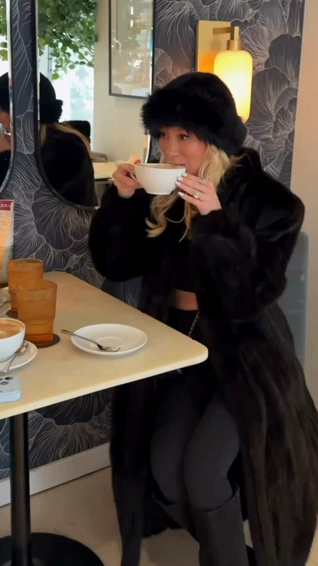 2026 Mantra: Get dressed, have fun, capture everything, repeat…

Wearable Wellness is IN! I styled my @elastiqueathletics lymphatic drainage leggings with a chic coat and boots for a day of coffee, conversations and all the Doll things 🎀☕️🛍️📸🥂
