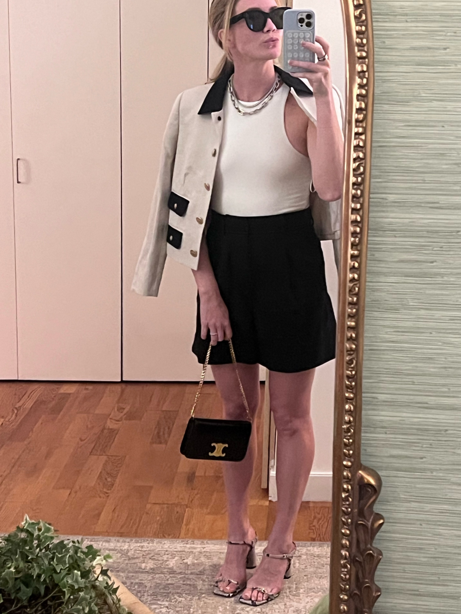 Jcrew wins again - black and white shorts look with barn jacket 

#LTKShoeCrush #LTKSaleAlert #LTKBacktoSchool