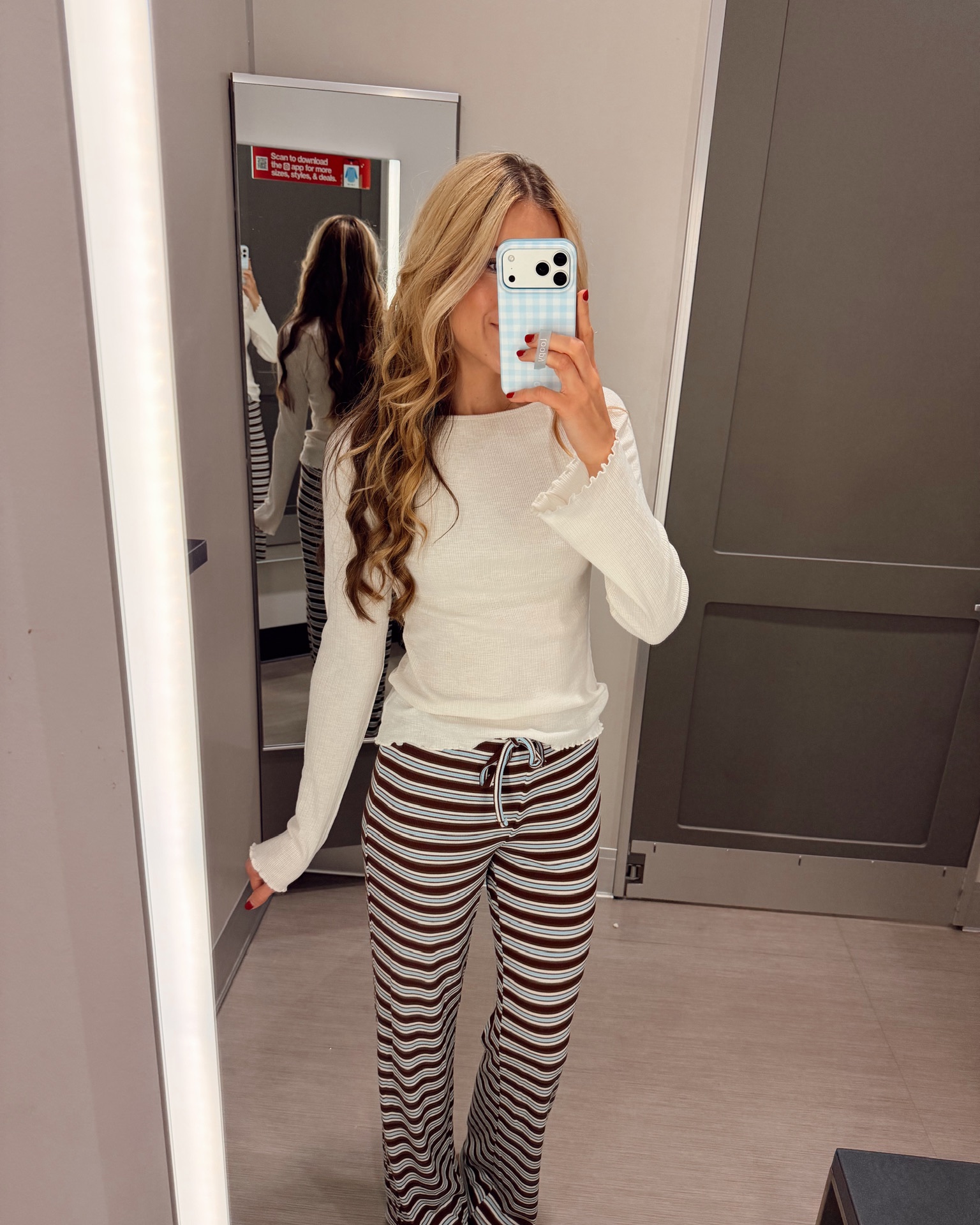 @Target This cream lettuce-edge top paired with striped pajama pants from Target is such a cozy fall pajama set 🤎 So soft and perfect for lounging. Linking below!

True to size, small, 5’8.5” for reference.

#LTKootd #LTKSeasonal #LTKTravel