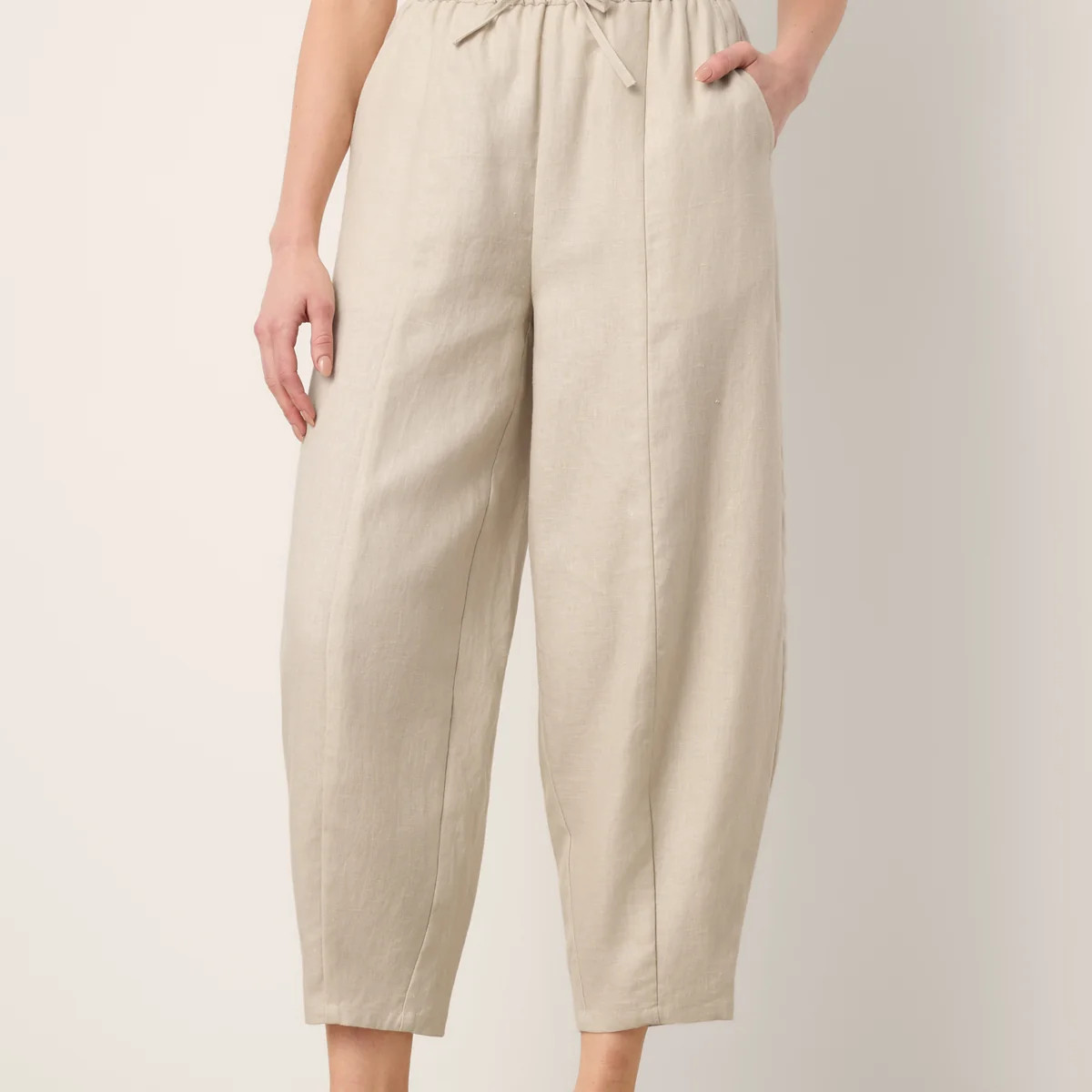 100% Linen Drawstring Waist Tapered Cropped Pants LANEY | LINTICO