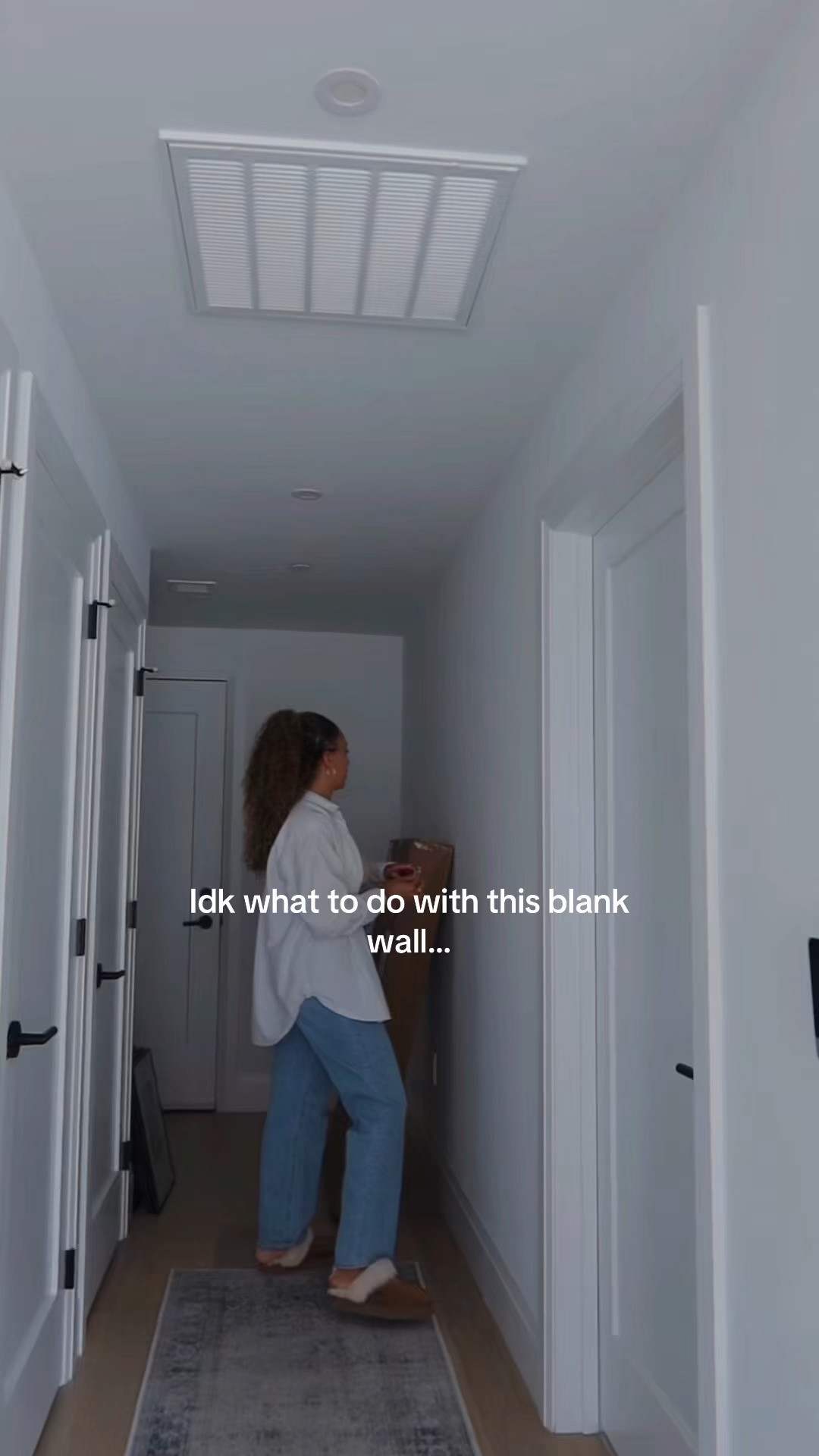 How to transform a blank wall in your apartment! This is everything I used for my diy gallery wall