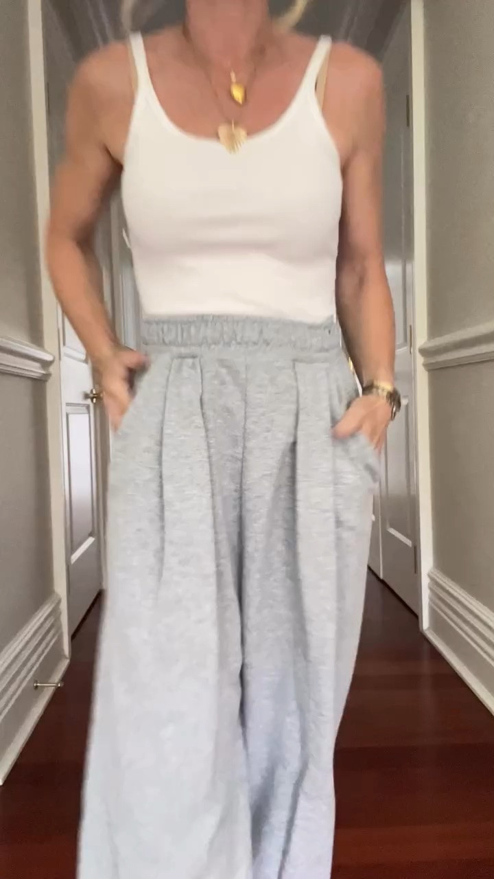 Happy Monday friends! Sharing the loungewear set that I wore all weekend. Lightweight for summer, but still super soft and cozy, this is the set I’m reaching for over and over. Comment SHOP and I’ll send you the links to shop. @clothesbylockerroom