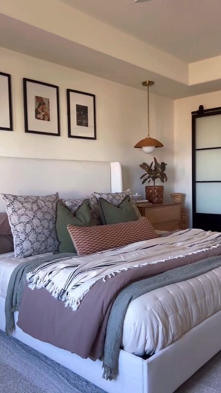 Watch as I refresh my bedding for spring! Went with all earthy tones and I love how it turned out!! 

Bedding
Bedding refresh
Green bedding
Brown bedding

#LTKVideo #LTKhome #LTKstyletip
