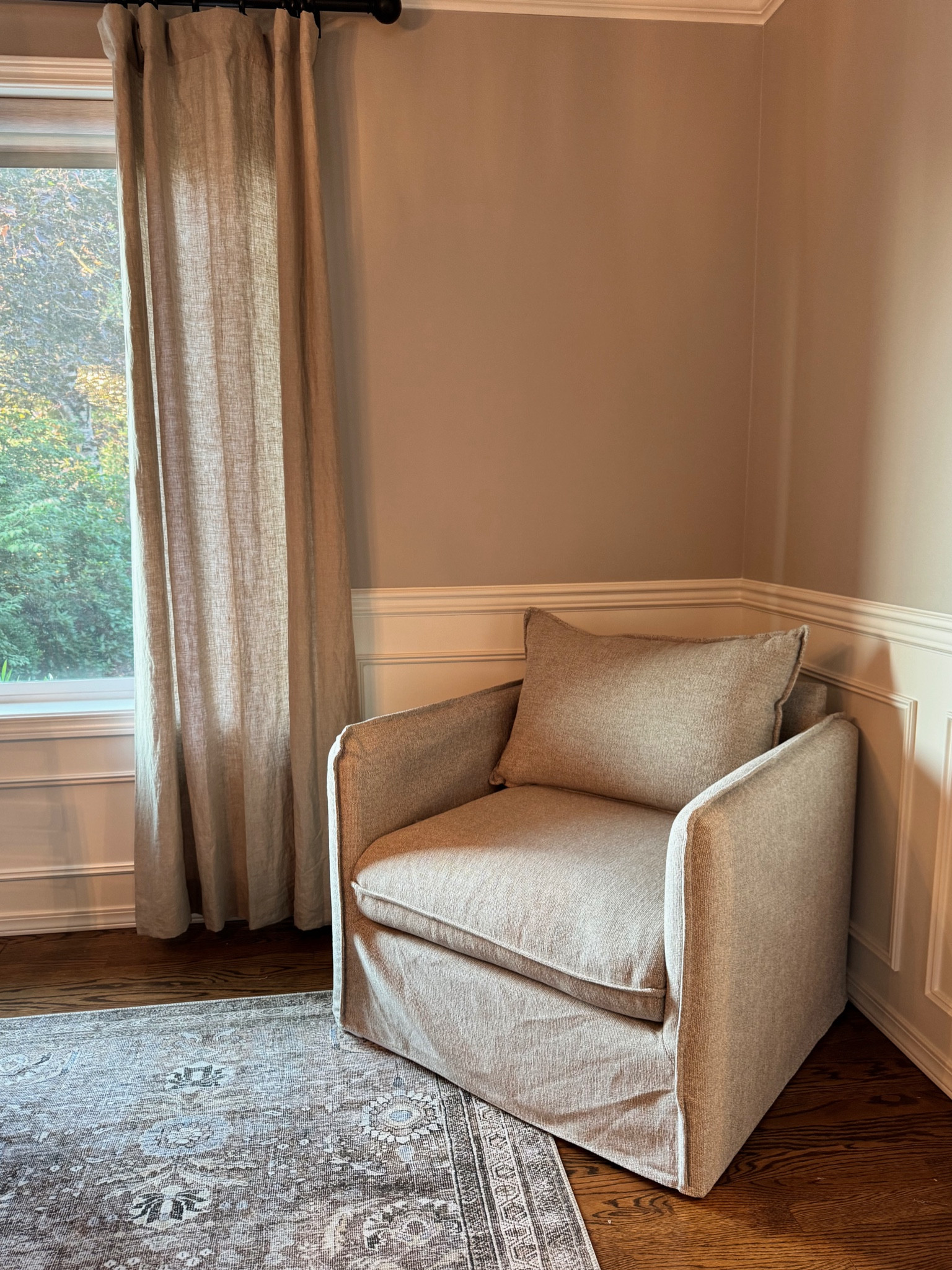 Target slouchy lounge chair!! Under $400 🤩 comes in multiple colorways. If I had more space in my house, I’d buy another one. It’s so comfortable and cute. If you told me it was pottery barn I believe you.
 

#LTKSeasonal #LTKHome