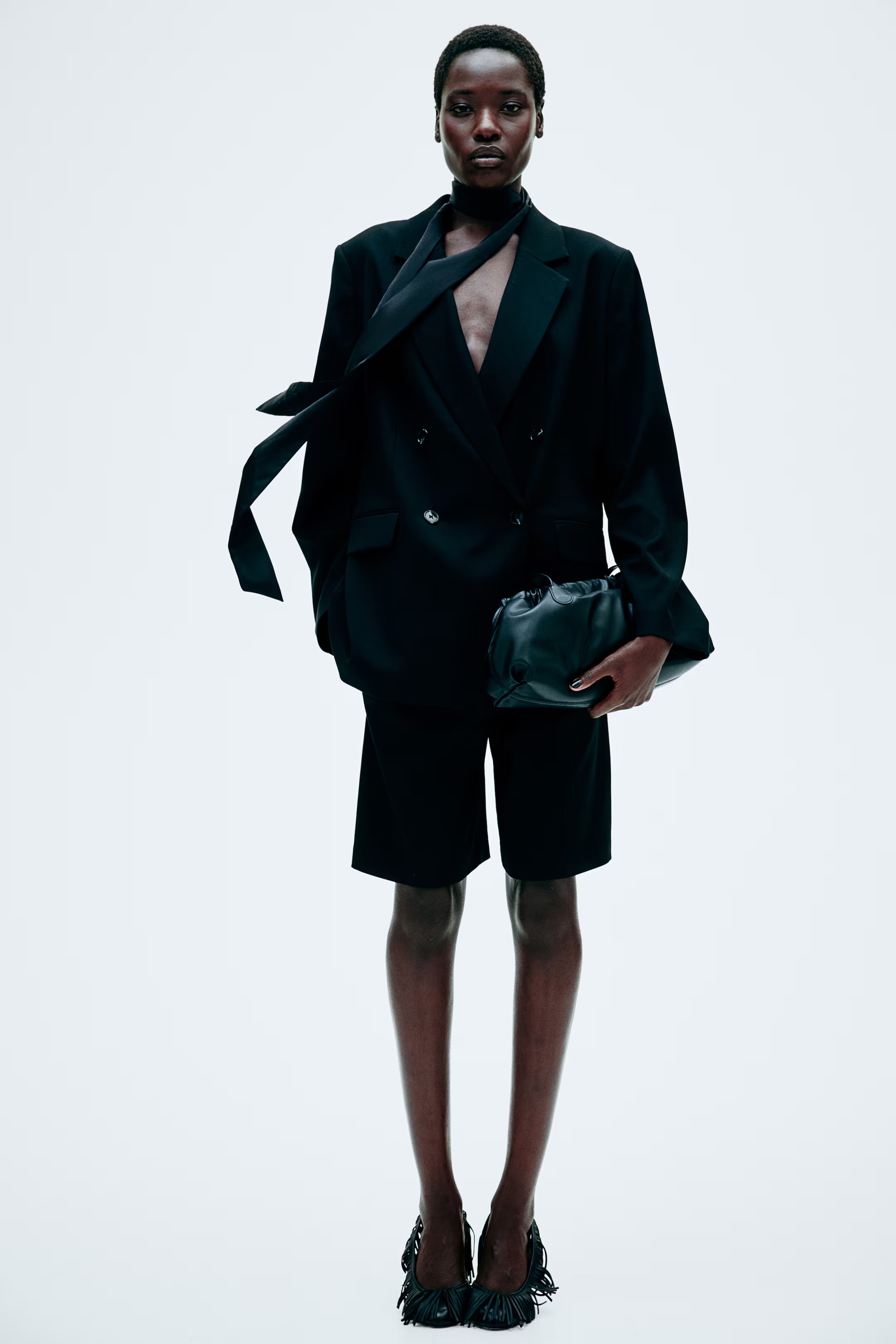 Bermuda shorts - Black - Ladies | H&M GB | H&M (UK, MY, IN, SG, PH, TW, HK)