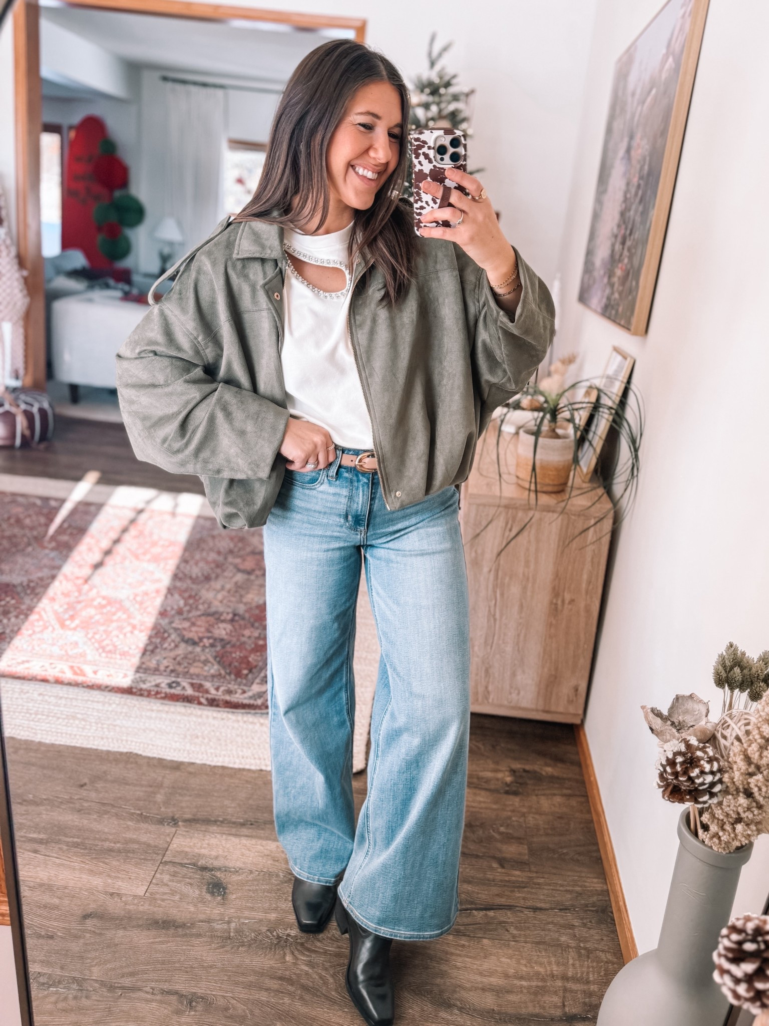 This top would be so cute for a New Year’s Eve outfit! It’s super soft & I love the cut out with some sparkle ✨ small top, size up x2 in jeans


#LTKFindsUnder100 #LTKSeasonal #LTKHoliday