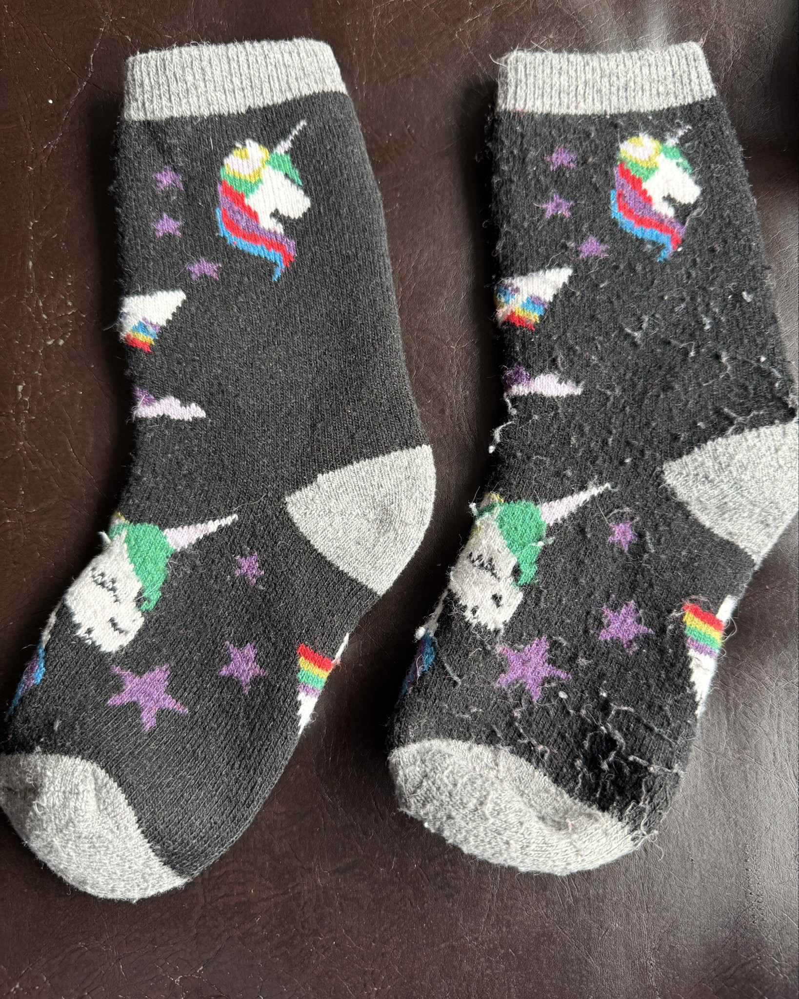 Rechargeable Fabric shaver/Lint remover! Much more powerful than the earlier battery operated version! Charge lasts quite a bit! 
Currently on sale! 😉

#LTKSaleAlert #LTKWorkwear #LTKmomlife