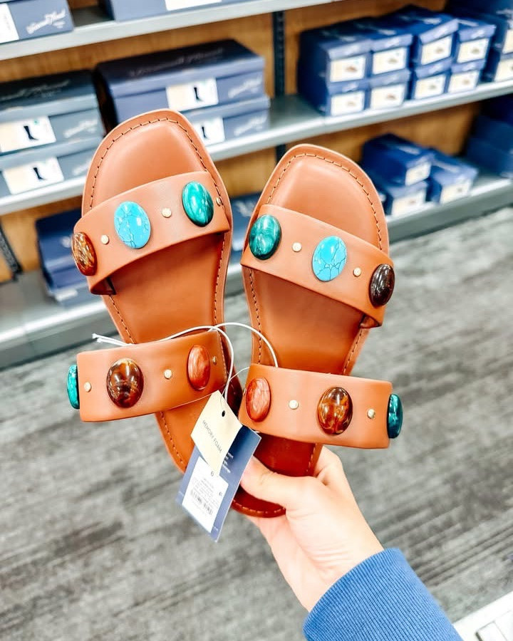 Target has the CUTEST women’s sandal options right now 😍👡☀️✨

They are absolutely PERFECT for summertime! Whether you’re headed to the beach, running errands, or dressing up a casual outfit, Target is coming through with all the cute styles 😂💛

Comfortable, affordable, and adorable? Say less 🙌✨

#TargetFinds #WomensSandals #SummerStyle #TargetStyle #OOTD #CuteFinds #SummerFashion #ShoeTok #Obsessed #WarmWeatherStyle

#LTKootd #LTKgrwm