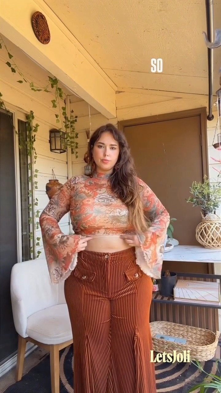 Comment DETAILS to get everything sent to you! It’s on sale for 18.99 on Amazon right now! 
@letsjoli_official 
Wearing size 42D/XXL

#letsjoli #jellybra #letsjolijellybra #plussizestyle #comfystyle