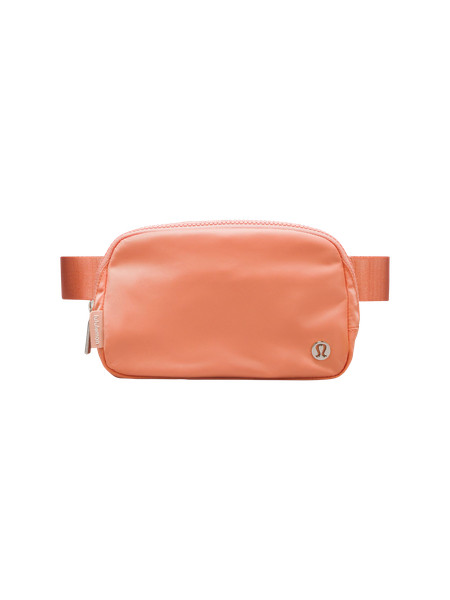 Everywhere Belt Bag with Long Strap 1L | Unisex Bags,Purses,Wallets | lululemon | lululemon (CA)