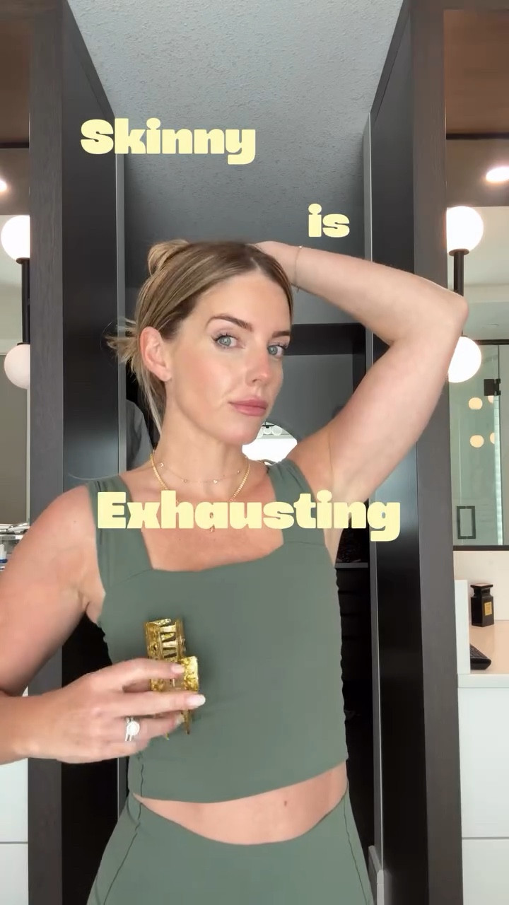 The caffeine —> crash —> cravings cycle ends here. 

I truly believe in this product, and happy to share my code WEARAREWE15 for site wide savings. 


@arrae.co @arrae #arraepartner #healthybody #strongnotskinny

#LTKfitness