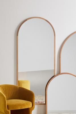 Tabitha Arc Floor Mirror | Urban Outfitters (EU)