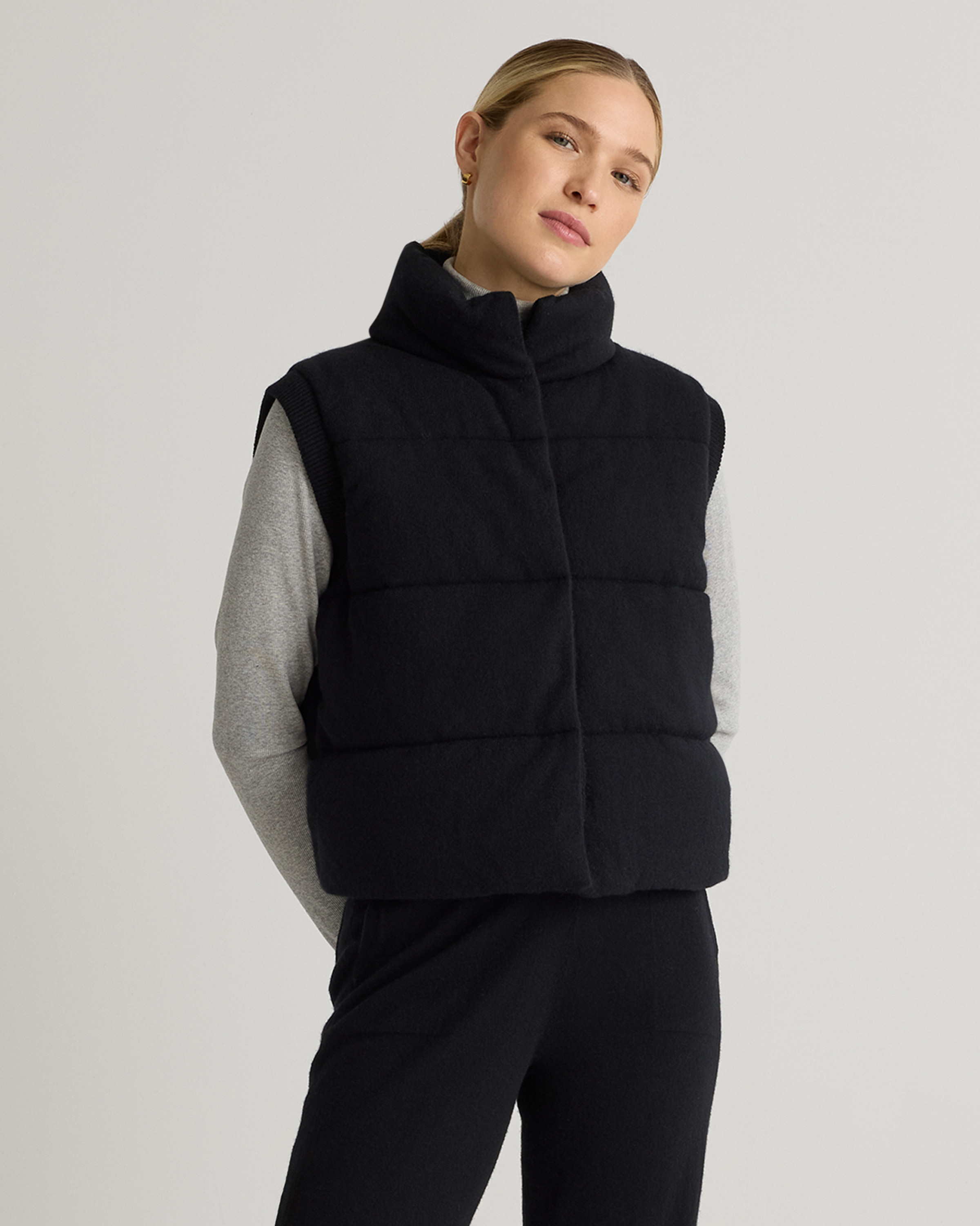 Quince | Women's Mongolian Cashmere Puffer Vest in Black, Size XS | Quince