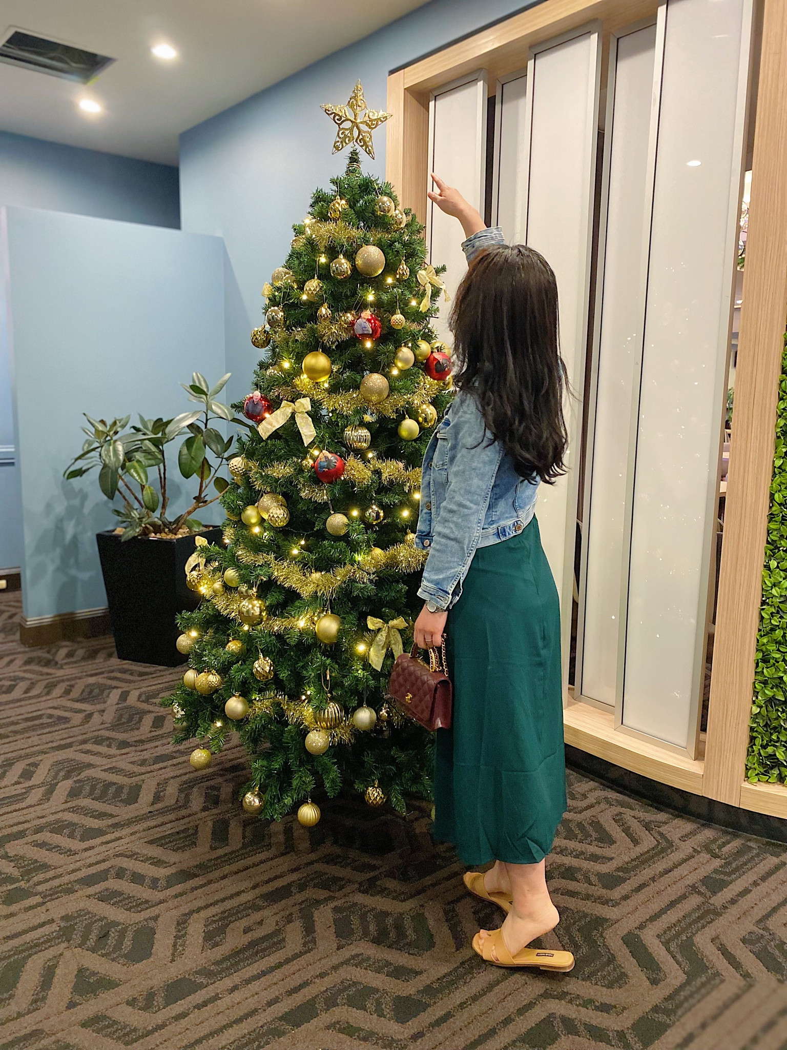 Merry Christmas! This dress in emerald green was the perfect dress to have on hand for the festive season. Green is a good colour choice if not keen on something in bright red. 

Dress also comes in various colours, incl navy, pink, floral and black. I’m wearing AU 6, runs a little small IMO but has back zipper and some elastic stretch in bodice. True midi dress length, comes to mid calf on my petite height 150cm/5ft. Versatile dress that I’ve been able to dress up or down. Such as wearing to a wedding or just wanting to look cute on an average day. 😆

Worn here with Target girls cropped denim jacket sz 12 and Nine West leather sandals which gives some serious Hermes vibes, esp in the dark brown colour way. I’m wearing light tan version. *Sale alert: seasonal colours of the sandal now extra 50% off sale price. Check them out if you’re after comfy flat sandals in all leather upper. 