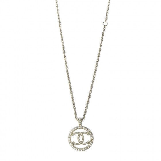 Pearl CC Round Pendant Necklace Gold | Fashionphile