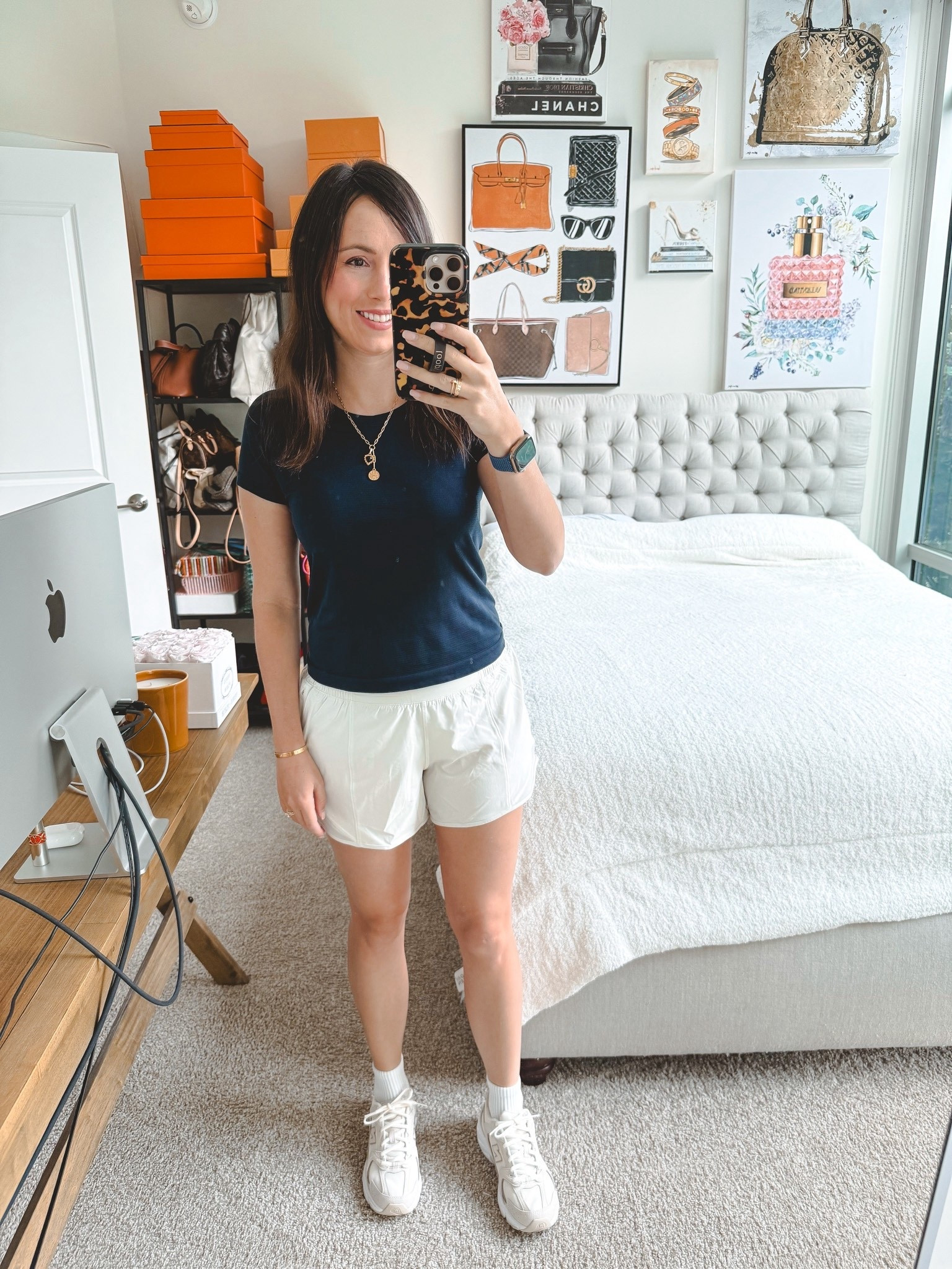 Lululemon swiftly top in navy (6) with hotty hot shorts in bone (6)



#LTKFindsUnder100 #LTKSeasonal #LTKActive