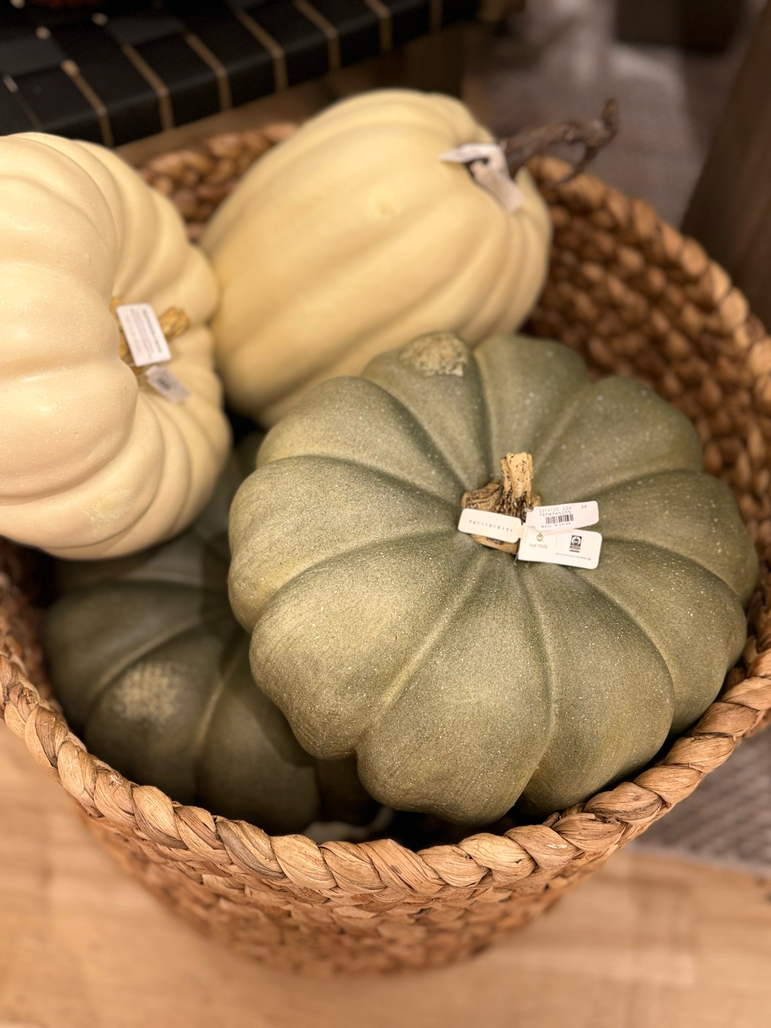 SALE✨ 🍁

Faux pumpkins, gourd, decor, porch



#LTKSeasonal #LTKSaleAlert #LTKFallSale