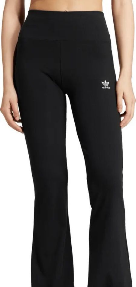 Adidas flare leggings 
Activewear 
Workout outfit 
Travel outfit


#LTKFitness #LTKFindsUnder100 #LTKActive