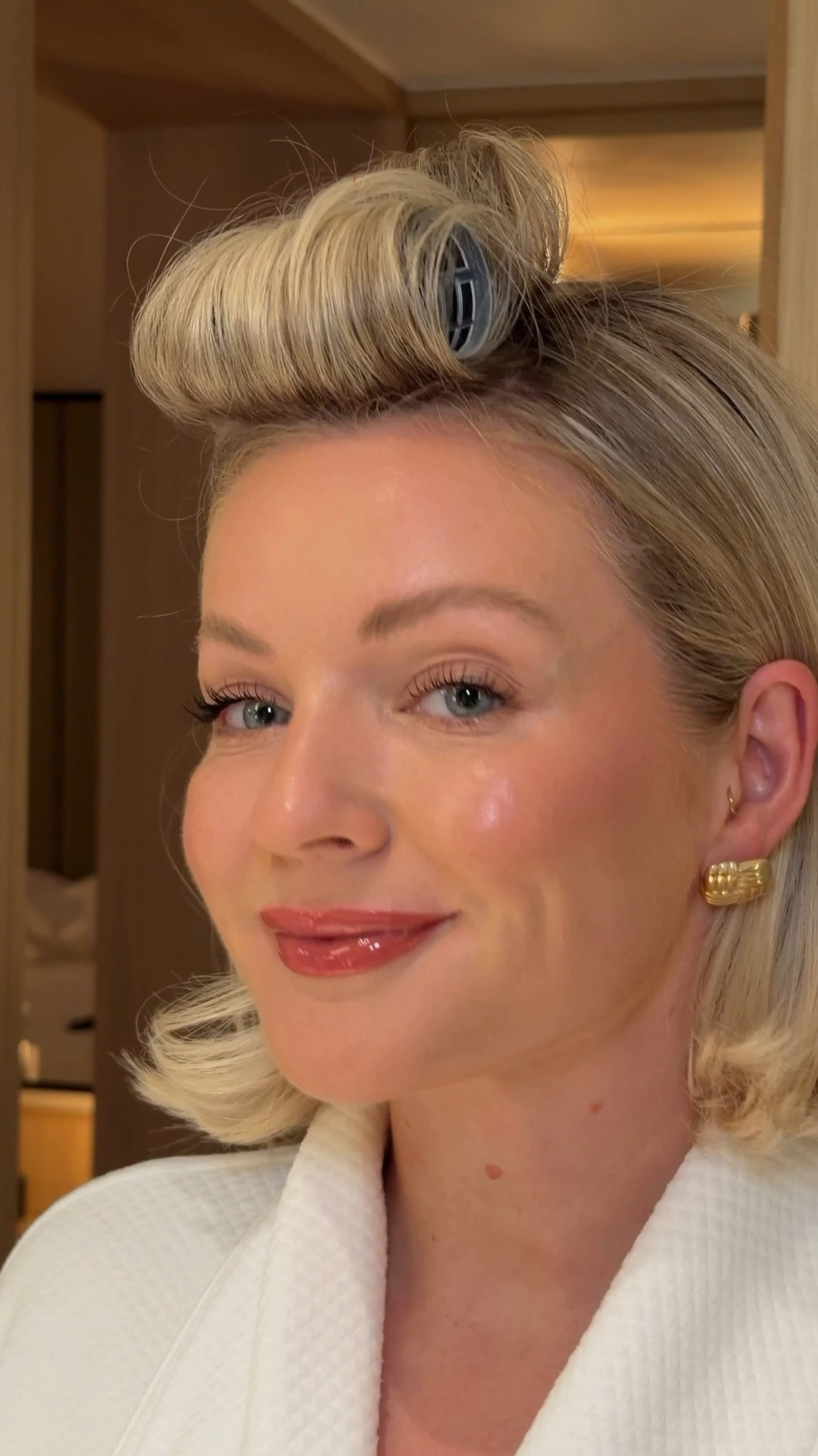 My go to Festive Makeup Routine 💄✨

Festive Makeup, Makeup Routine, Charlotte Tilbury, Glowy Makeup, Georgio Armani, NARS, Rhode 

#LTKuk #LTKbeauty #LTKfestive