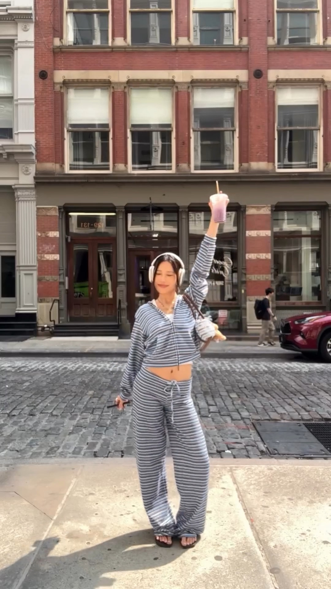 🎧🫐🧸


#LTKSeasonal #LTKShoeCrush #LTKStyleTip