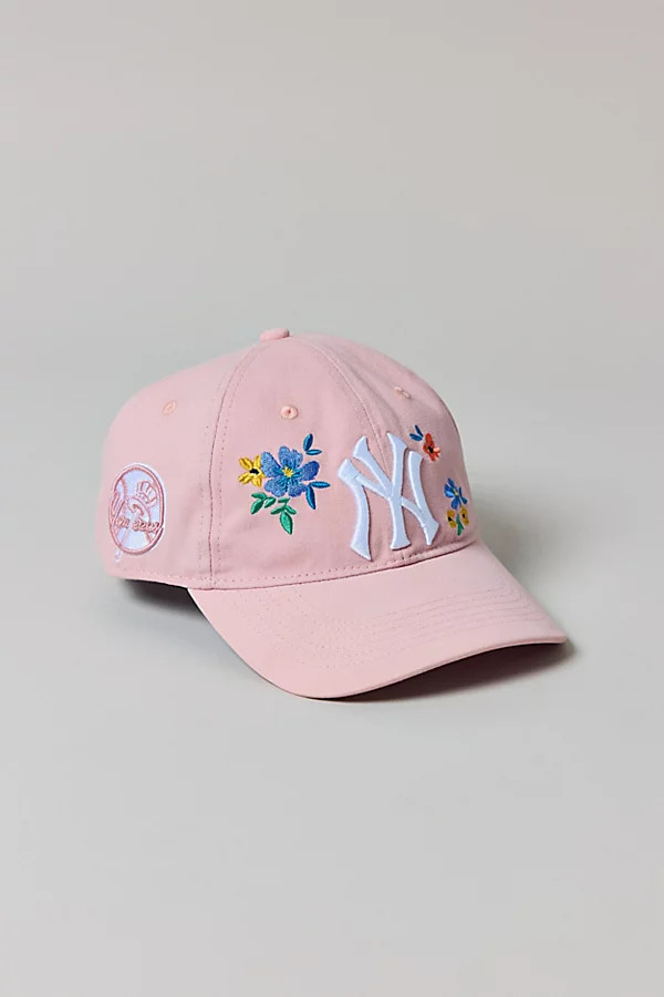 Pro Standard MLB New York Yankees Floral Embroidered Baseball Hat in Pink, Women's at Urban Outfitters | Urban Outfitters (US and RoW)