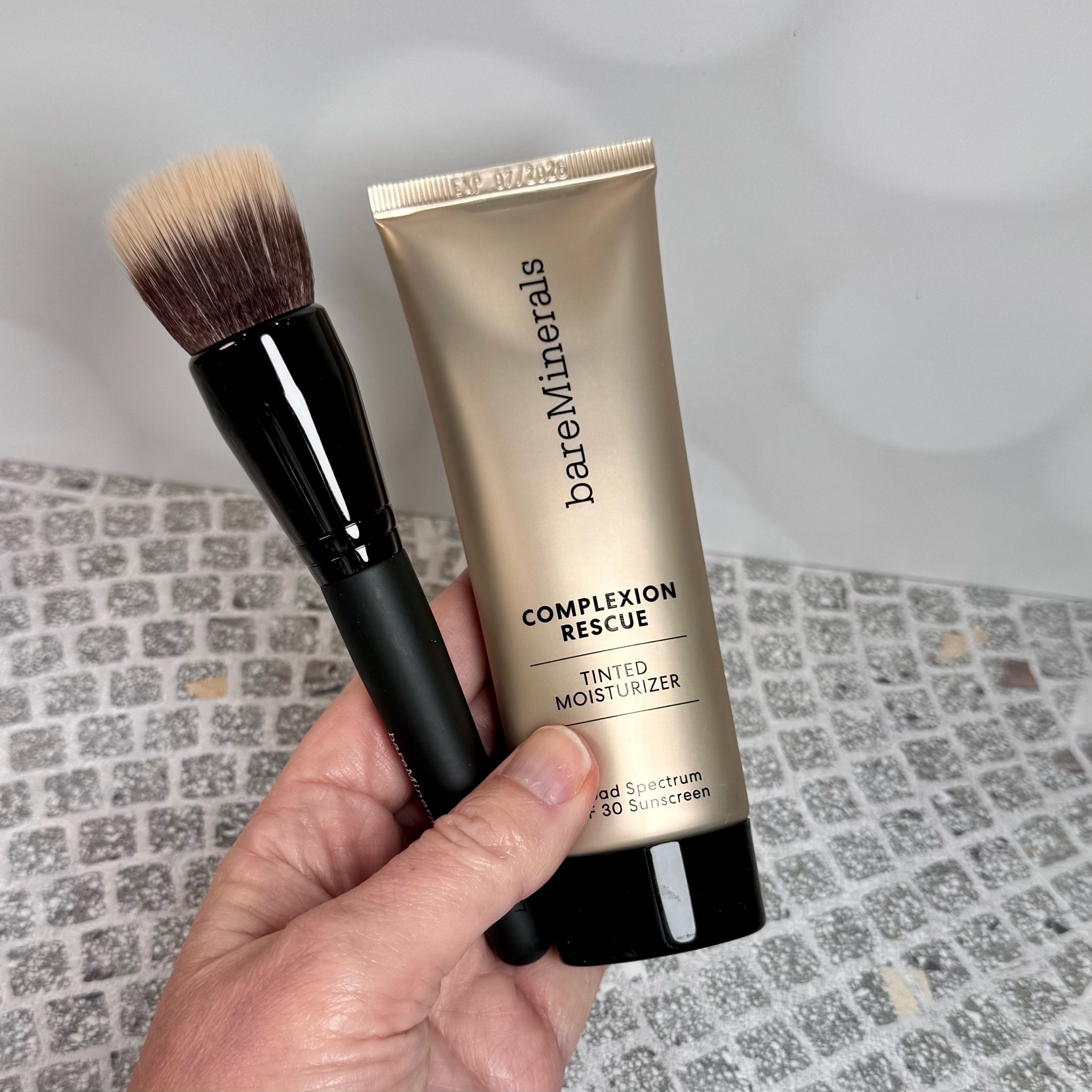 Bare Minerals fans! AWESOME score on the Supersize Complexion Rescue Tinted Moisturizer bundle that just loaded on QVC! (#ad) It's literally TWICE the size of the regular tube + you get the awesome brush! This is my fave tinted moisturizer because it gives just enough color to even out skin tone, but it's heavy at all! New customers can use HOLIDAY20 to take $20 off. Returning customers may be able to use HELLO10 for $10 off (on second order only).
#LoveQVC


#LTKOver40 #LTKBeauty #LTKSaleAlert