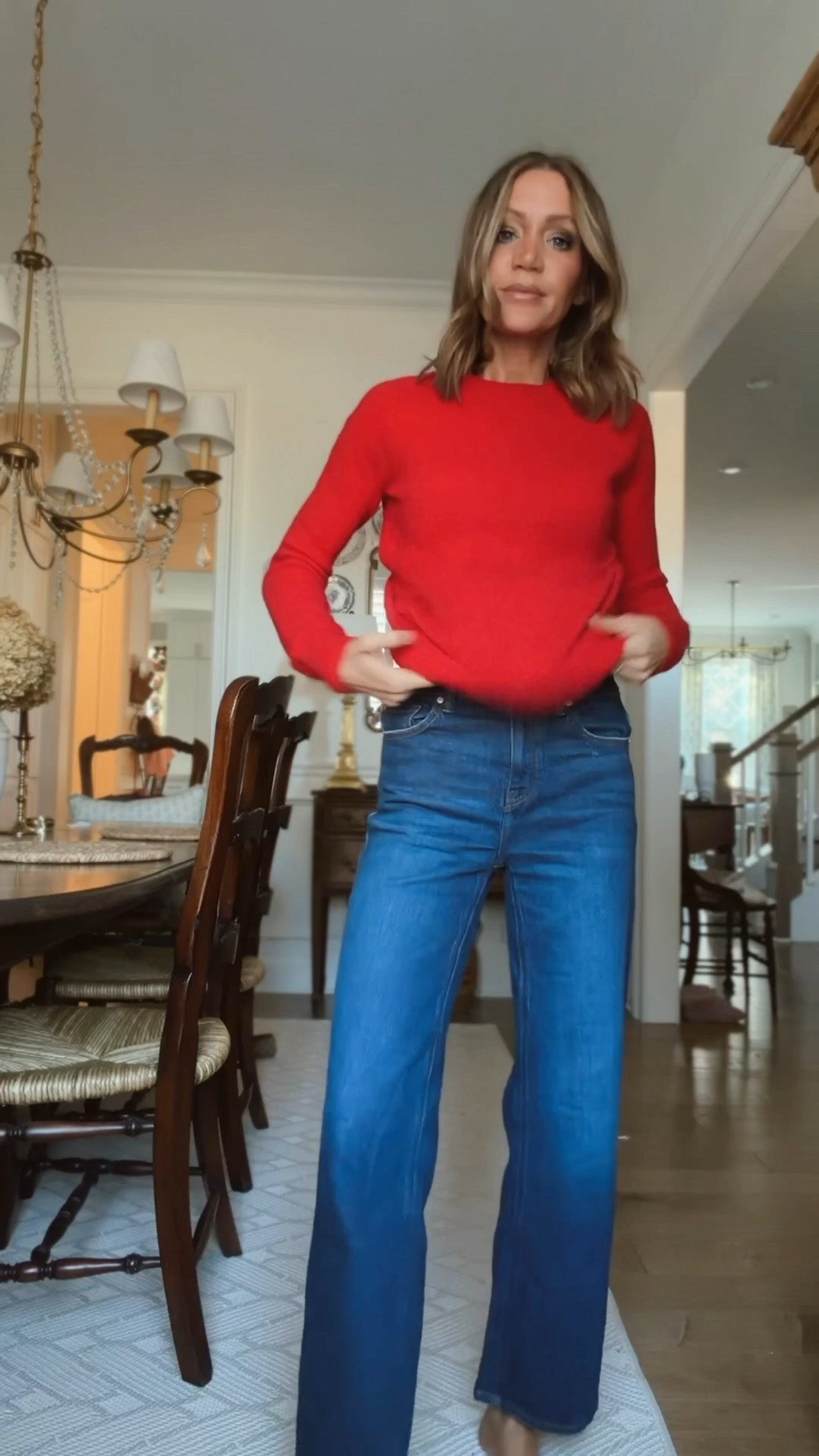 Xs in sweater 
26 in jeans with 30” inseam (I am 5 7 for reference) 
Small in blazer 