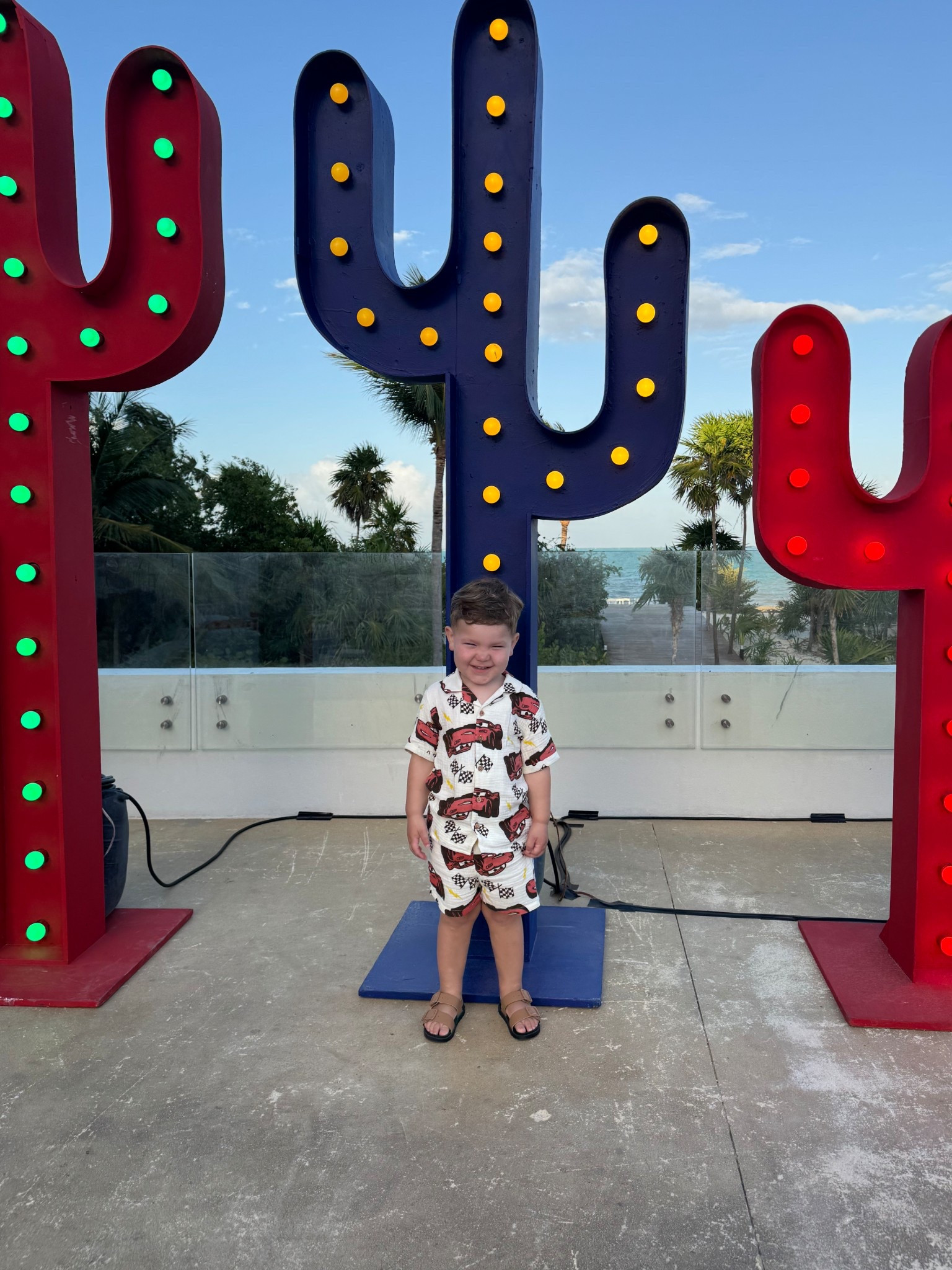 Lightening McQueen tropical linen set 🏎️❤️

Toddler style, toddler boy vacation outfit, spring break, matching set

#LTKKids #LTKTravel #LTKBaby