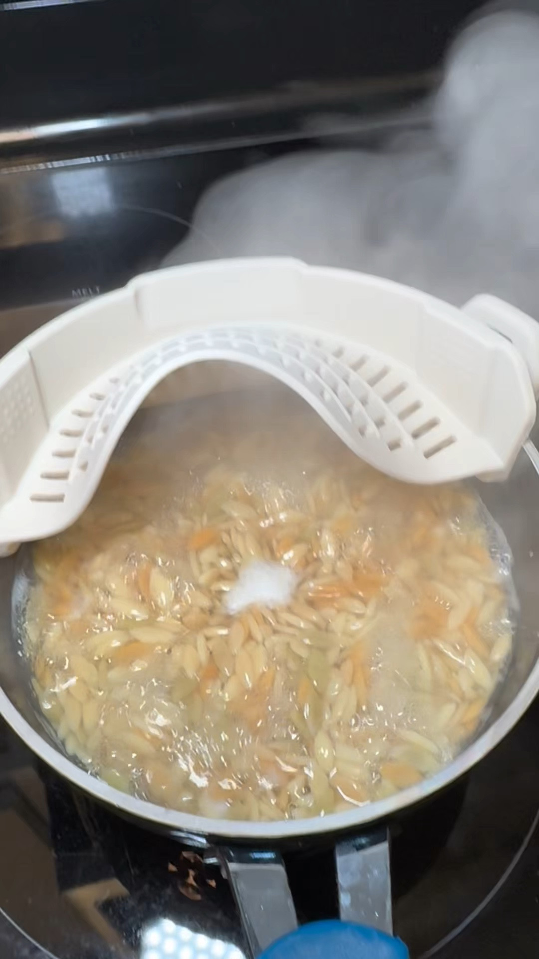 This just made pasta night SO much easier 🍝

No more transferring to a strainer or making a mess in the sink… it clips right onto your pot

One of those simple kitchen upgrades that actually makes a difference

#LTKHome #KitchenFinds #MomLifeHacks #EasyCooking #DinnerMadeEasy