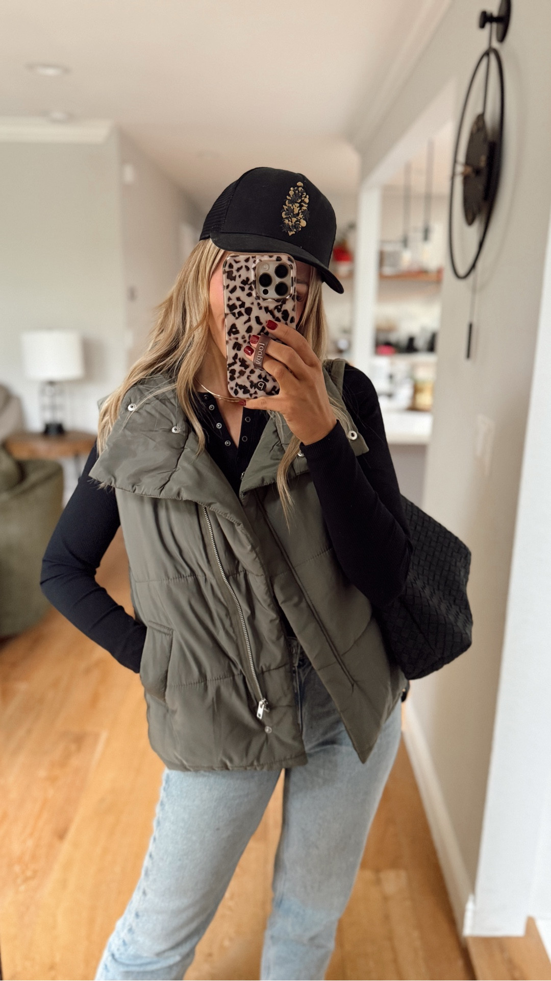 The BEST puffer around and it’s a best seller @vici this season // my code LINZYSAVE30 works on this and everything else on their site! ✨

Wearing a small. 

#LTKgrwm #LTKSaleAlert #LTKStyleTip