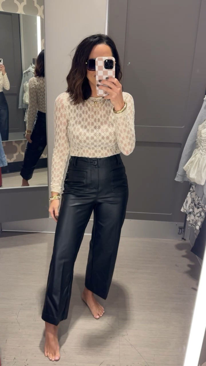 Y’all this look is a 10!! So chic and flattering? Yes please!!
Perfect for date night or a holiday party. Love this one! 🤩

Holiday party look, chic style, date night look, Target style, VintagePickin



#LTKParties #LTKHoliday #LTKStyleTip