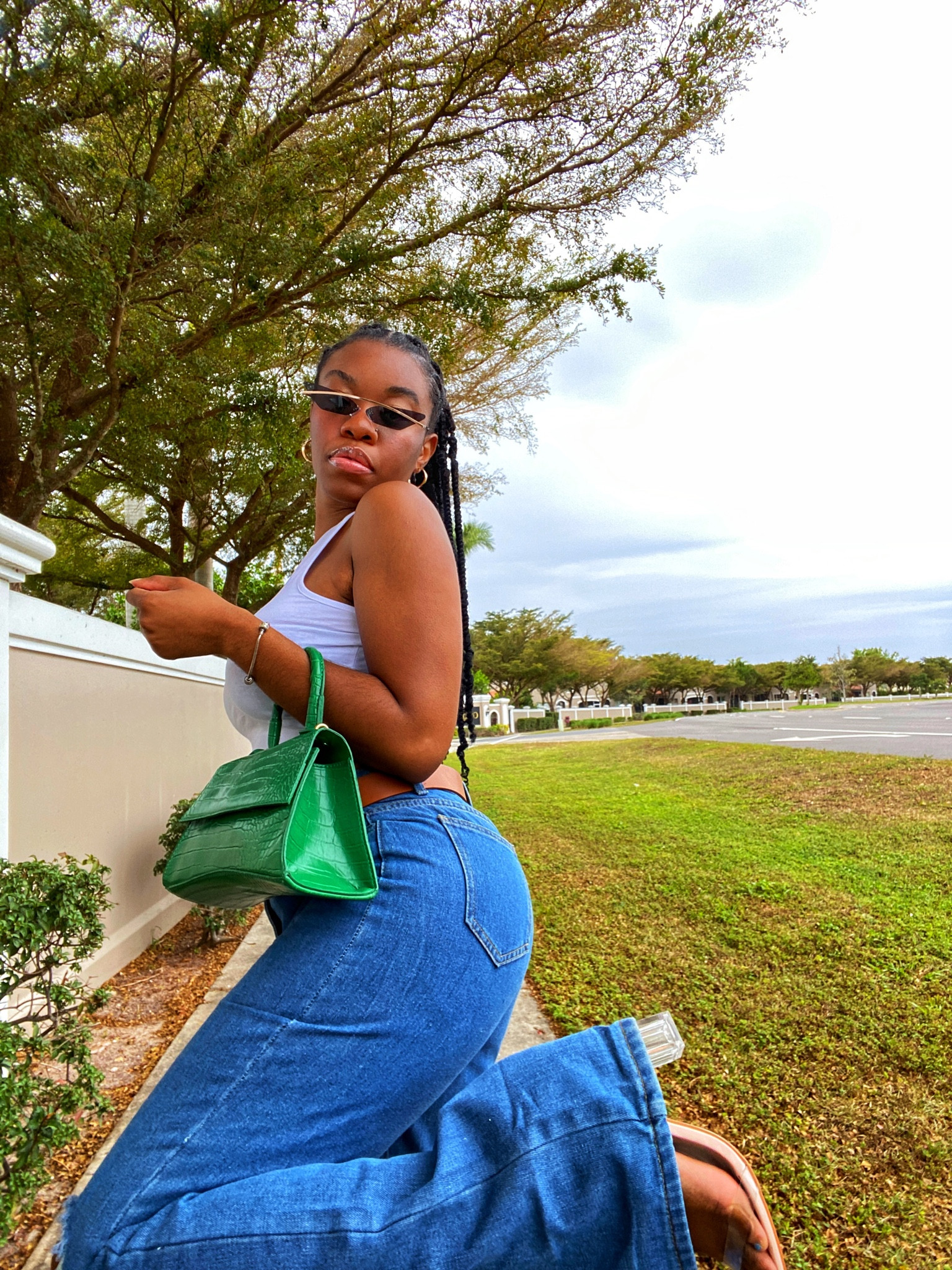 Elevated Casual Outfit All From Boohoo

Spring style, spring outfit ideas, white top, high waisted jeans, clear heels, green purse, purse, sunglasses, boohoo, on a budget

#gifted #boohootiktokambassador

#LTKitbag #LTKunder100 #LTKsalealert