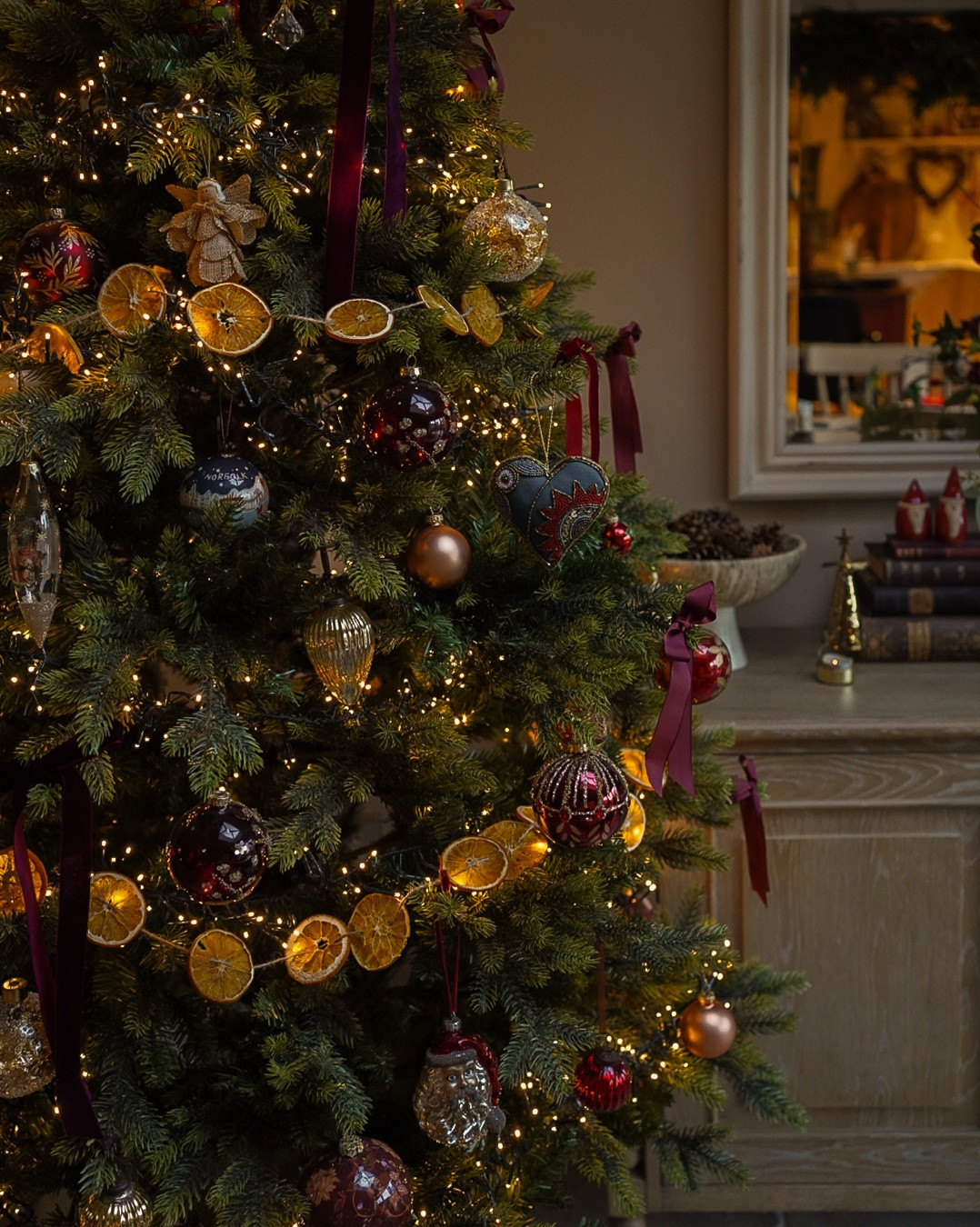 Will never not love a traditional tree! Love these pre made orange slice garlands.. perfect when you’re running low on time! 🍊✨

#LTKhome #LTKwinter #LTKfestive