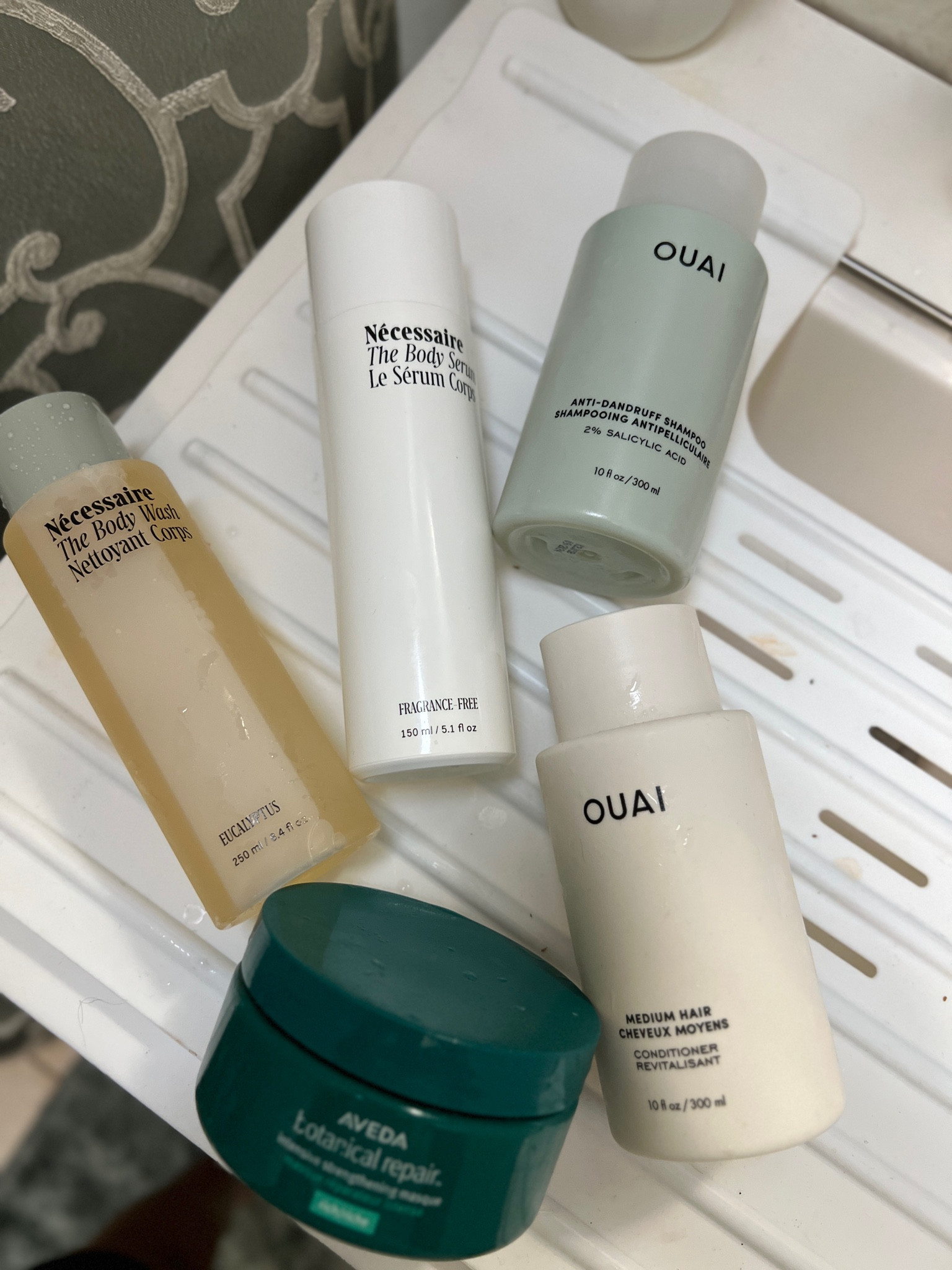 My current hair and skin obsessions 

#LTKGiftGuide #LTKfindsunder50 #LTKbeauty