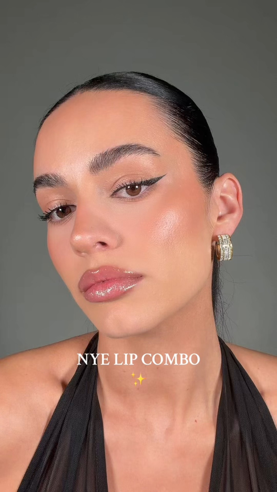 Me 🤝 NYE makeup ✨ the most insanely beautiful lip combo 😍  @makeupforever  @Charlotte Tilbury  @Clé de Peau Beauté US  #lipcombo #makeuptutorial #makeup #nye #nyemakeup #nyemakeupinspo #makeuptiktok #makeupvideo #glossy #glossylips #glittermakeup 