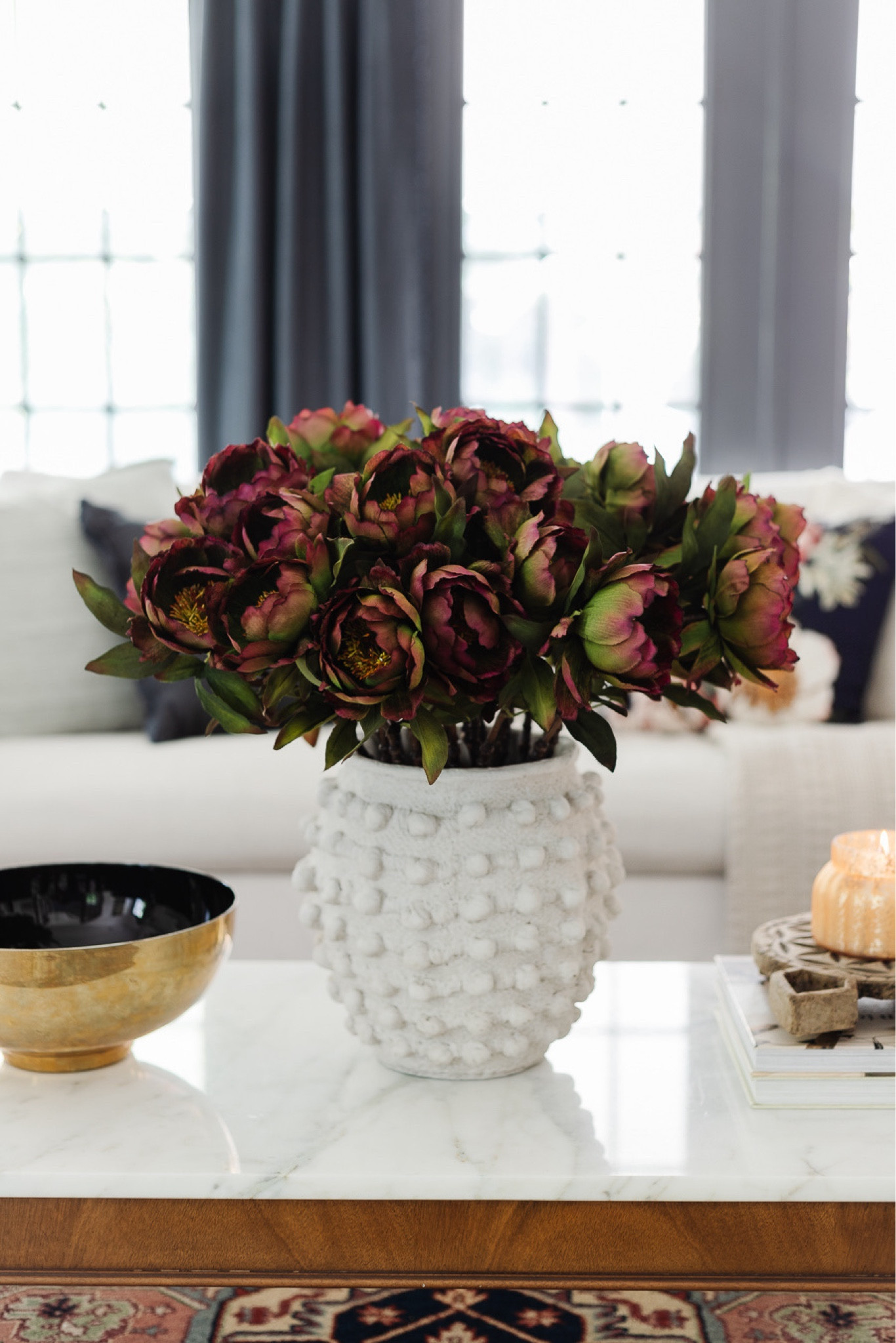 The Minka vase is so versatile 😍 

#coffeetabledecor #vase 

#LTKHome