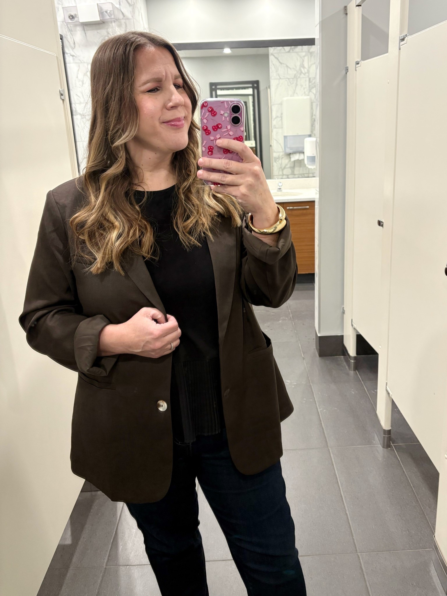 Sunday church fit

Oversize blazer
Amazon fashion
Amazon jewelry 
Basic tshirt


#LTKbeauty #LTKcurves #LTKmidsize