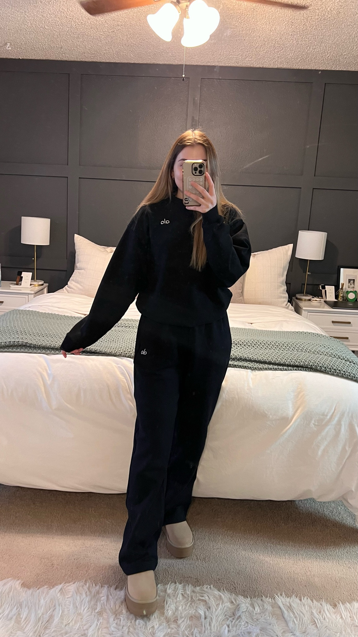 Matching sweatsuit 🖤 alo sweatpants, black jumpsuit sweatsuit, matching two piece sweats, black wide leg sweats, alo crewneck

#LTKfitness #LTKstyletip #LTKU