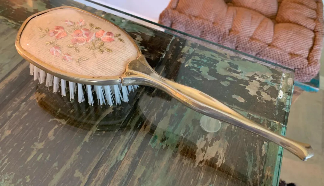 Vintage Floral Vanity Hairbrush – Gold Tone Handle With Embroidered Design - Etsy | Etsy (US)