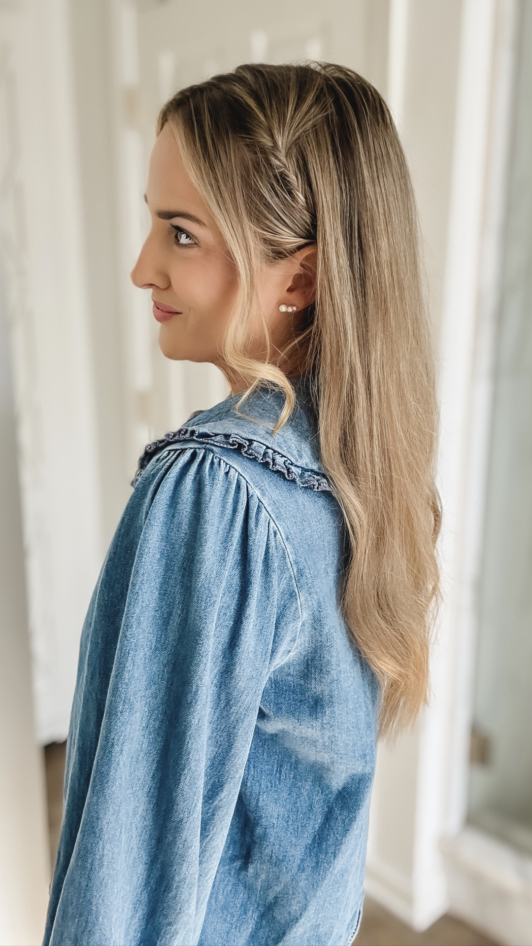 If you’re a girl who gets ready last or gets ready quick, you’re in the right place… I love sharing easy style and hairstyles, that I typically throw together in a snap of a finger, because let’s be real, I never leave enough time for myself, and I doubt you do either. That’s why we gotta stick together, ya know?! 😘👯‍♀️✨