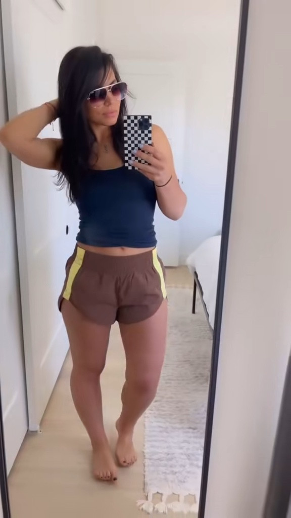 Ready for my next adventure! ✈️ Comfortable, stylish, and always travel-ready. #TravelOutfits #JetsetterStyle #OOTD #Wanderlust