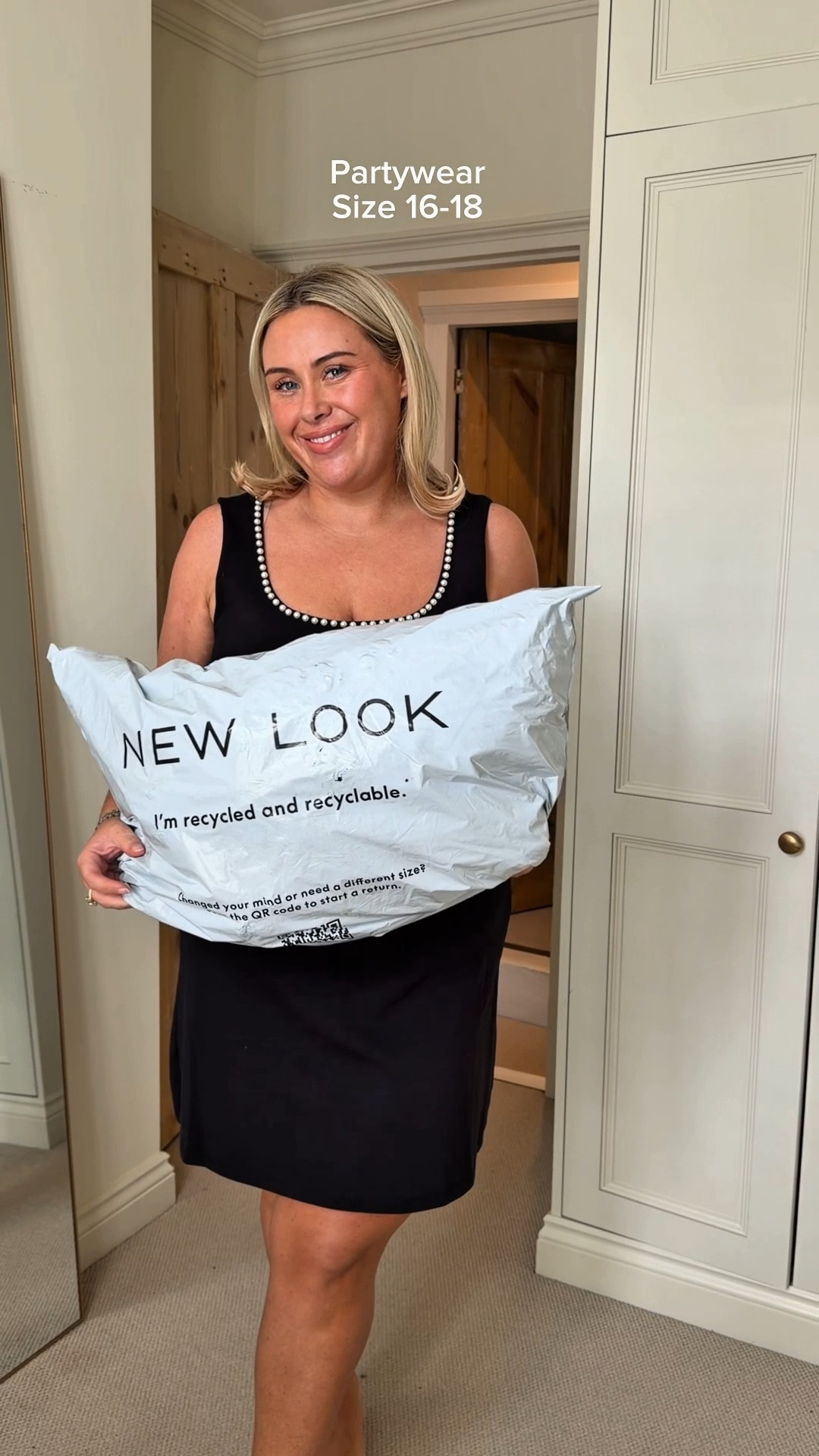 Party season has arrived ✨💃🏼
All from @newlook wearing size 16/18 in everything! 

Which is your fave? 1,2,3,4 or 5?

#partywear #plussize #highstreet #christmasparty #workdo #occasionwear #sequins #velvet #coord #dresses #newlook #affordabledresses #affordablefinds #size16 #size18 

#LTKdresses #LTKplussize #LTKpartywear