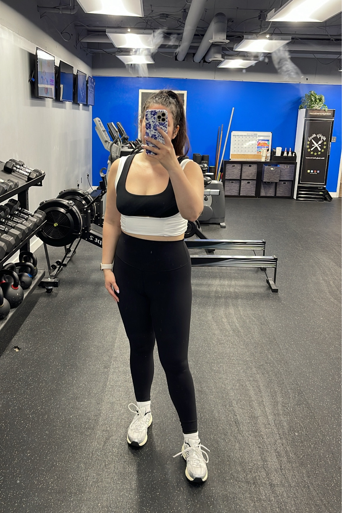 Black and white two tone workout top back in stock! 

Wearing size XL but should have gotten an L

#LTKFitness #LTKActive #LTKSeasonal