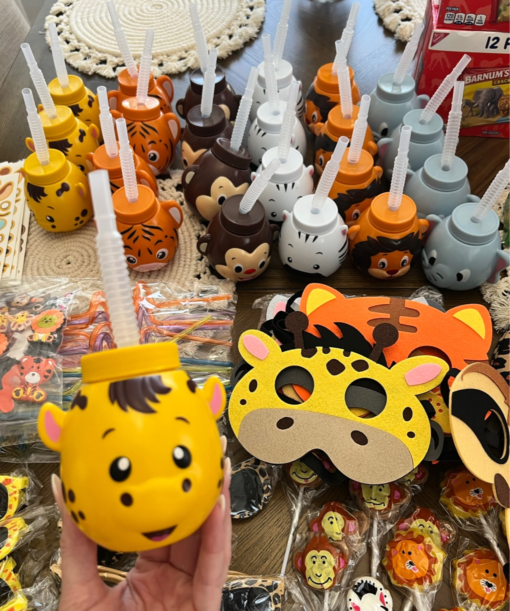 We’re going to the Zoo! 🦁🦒🦓 How adorable are these sling bags filled with goodies for kids after a field day at the zoo! A couple of us moms couldn’t help ourselves 😆 #class #kids #zoo #animals #trip #birthday #goodiebags #bags #party #amazon #amazonfinds

#LTKkids #LTKunder50 #LTKitbag