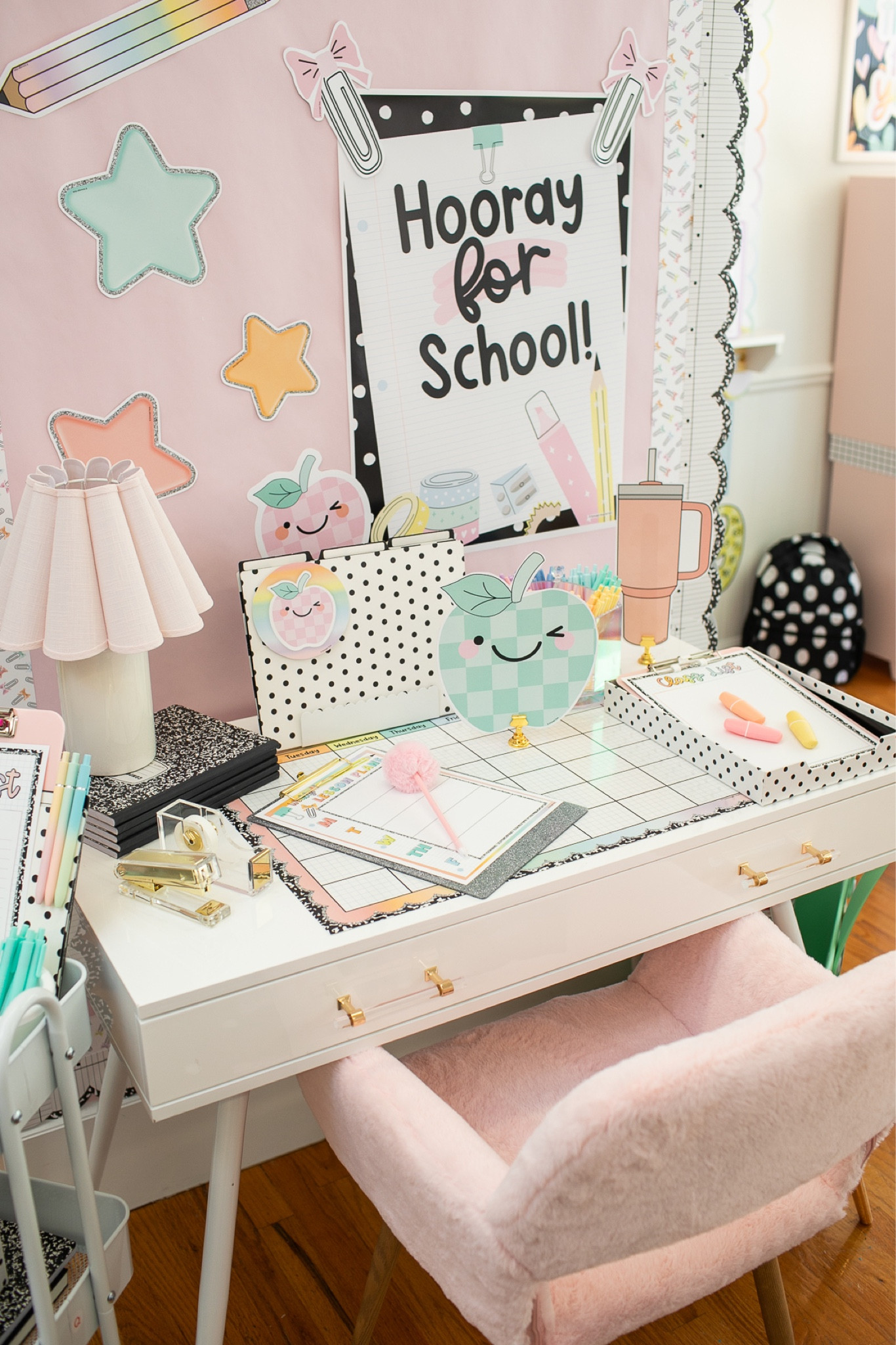 Teacher desk goals! 😍

#LTKFindsUnder50 #LTKFindsUnder100 #LTKStyleTip