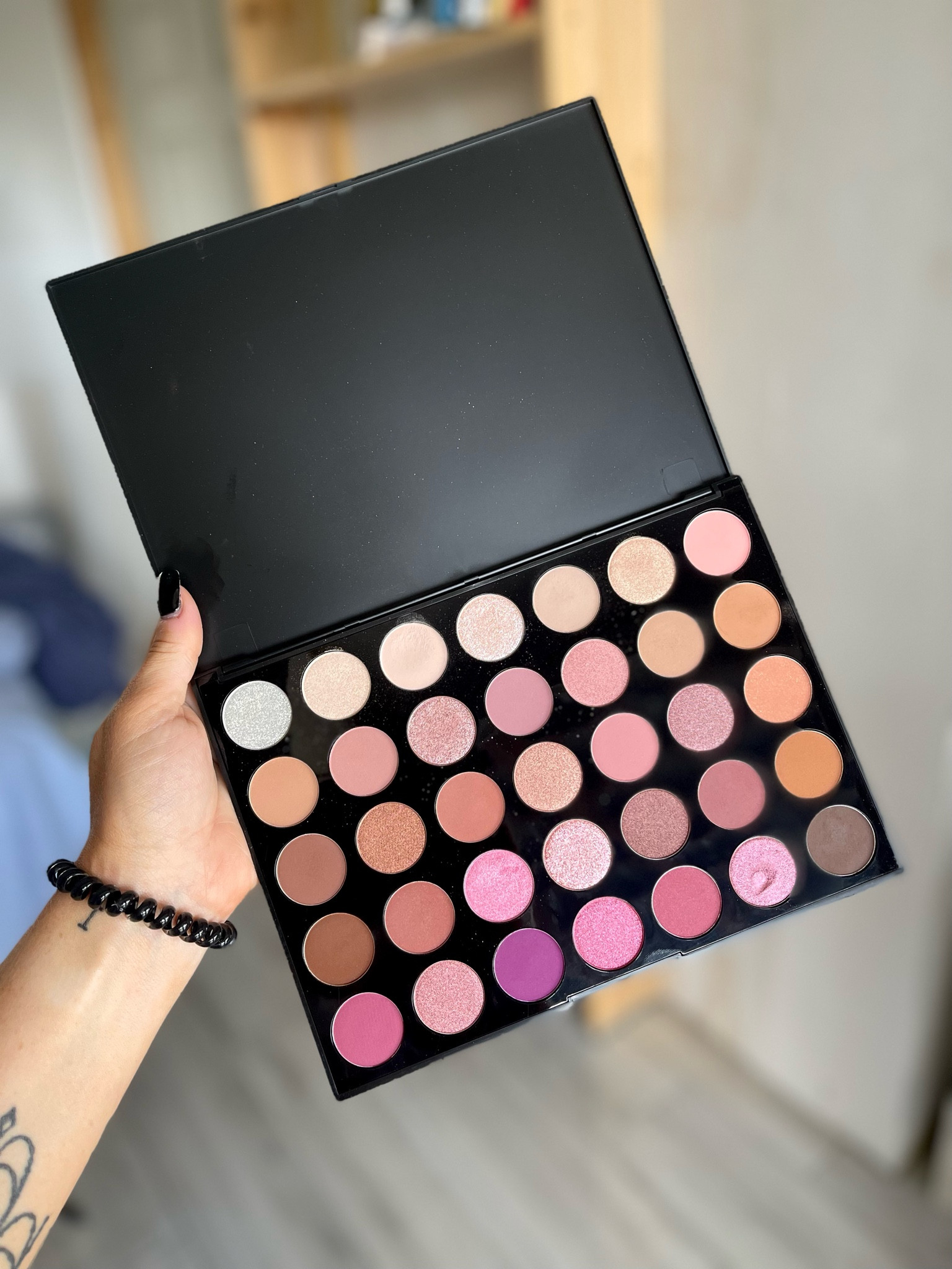 My current Favvvvv eyeshadow palette.
So many colors and the price is great IMO💕 


#LTKSeasonal #LTKbeauty #LTKunder50