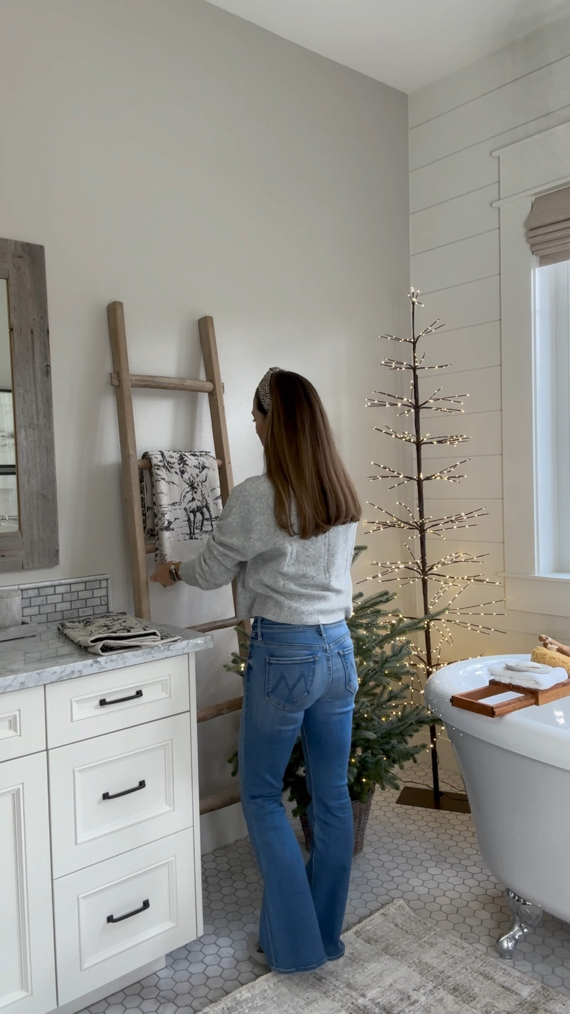 Holiday Bathroom


#LTKHome #LTKSeasonal #LTKHoliday