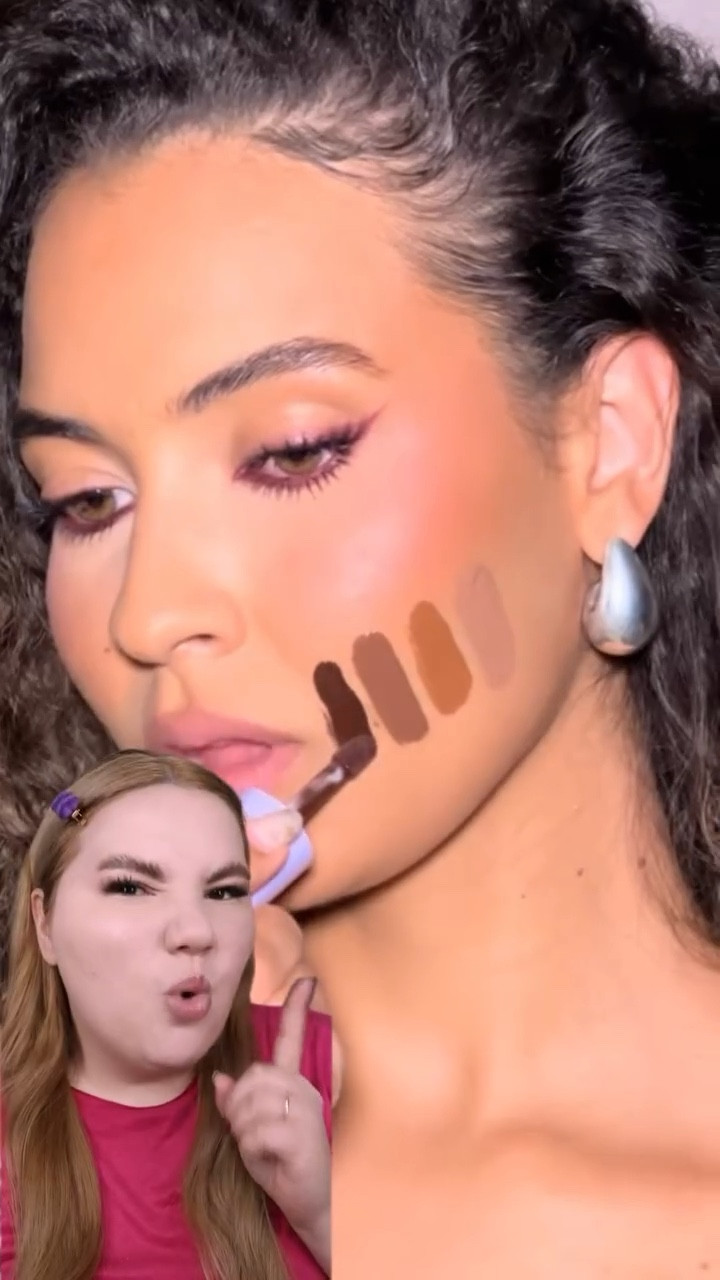 ✨ Os contornos líquidos da @baunycosmeticos são tudo! Mas o melhor mesmo são os tons pensados para diferentes belezas — olha só:

☀️ Tom 1: marrom neutro, perfeito para peles claras de verão, inverno e primavera
🍁 Tom 2: marrom quente, ideal para peles médias de outono e primavera
🌑 Tom 3: marrom neutro-frio, feito para peles escuras de inverno escuro e outono escuro
❄️ Tom 4: marrom frio, pensado para peles retintas de inverno e verão

#LTKbeleza #LTKautumn #LTKbrasil